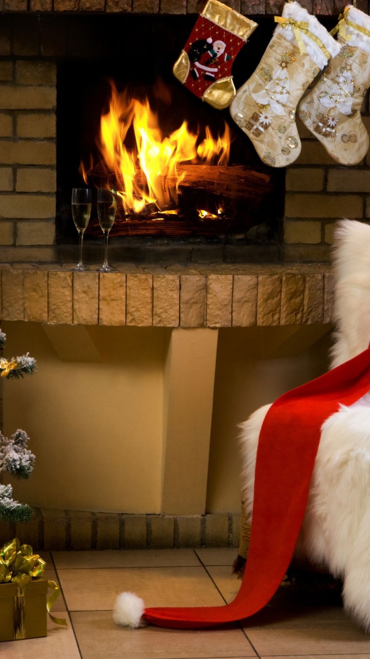 Обои Рождественский день, елка, Санта-Клаус, Рождество, Рождественские украшения в разрешении 720x1280