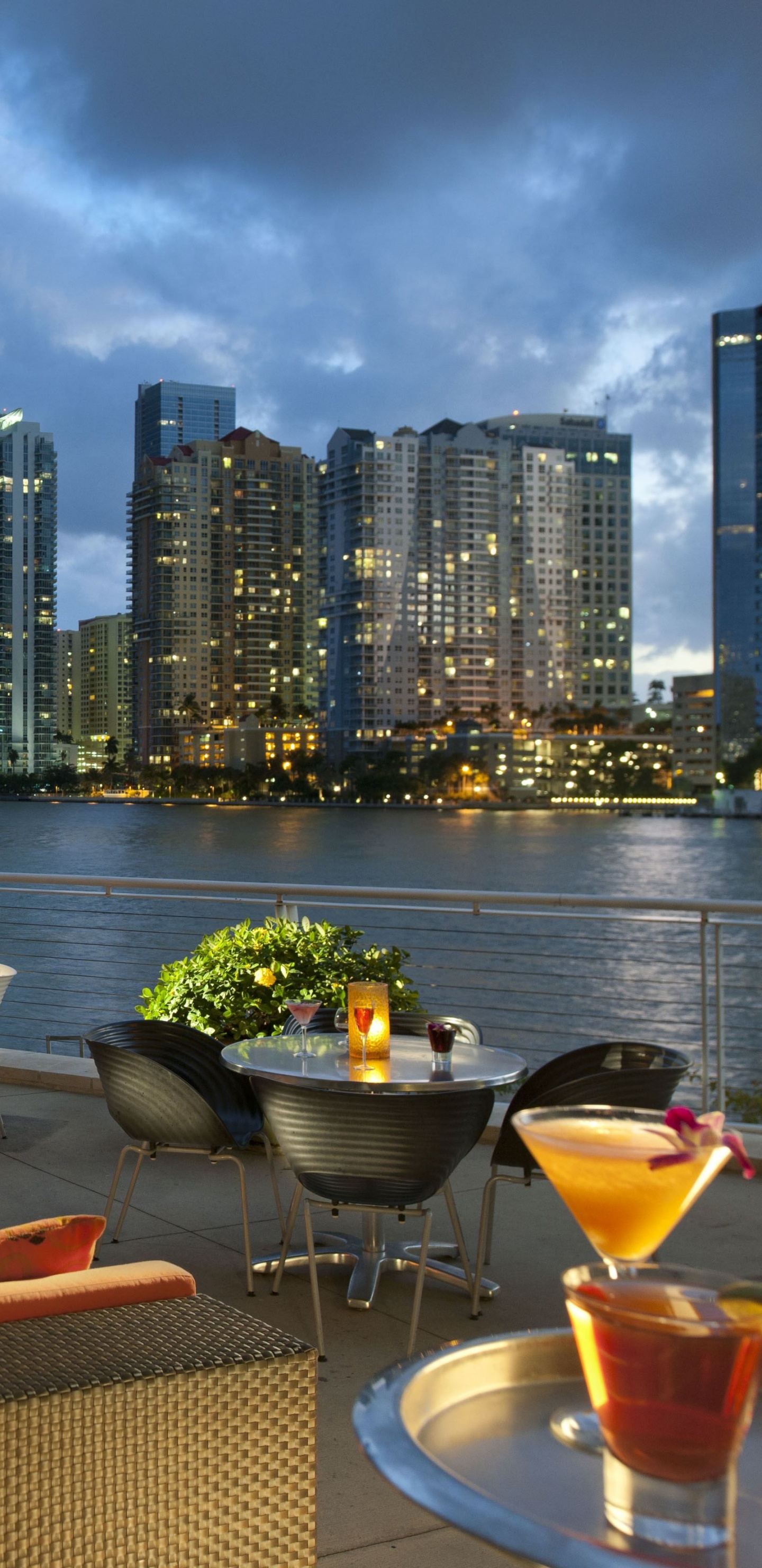 Обои ресторан, свойство, недвижимость, город, Пальма в разрешении 1440x2960