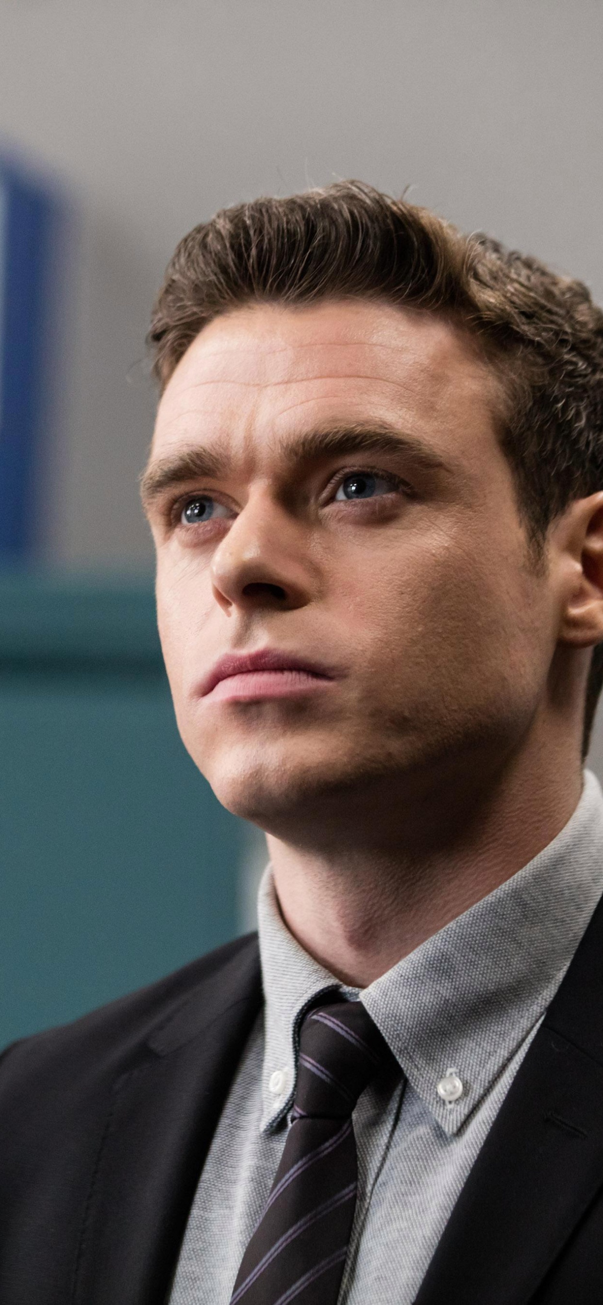 Обои Ричард Мэдден, телохранитель, нетфликс, представитель, предприниматель в разрешении 1242x2688