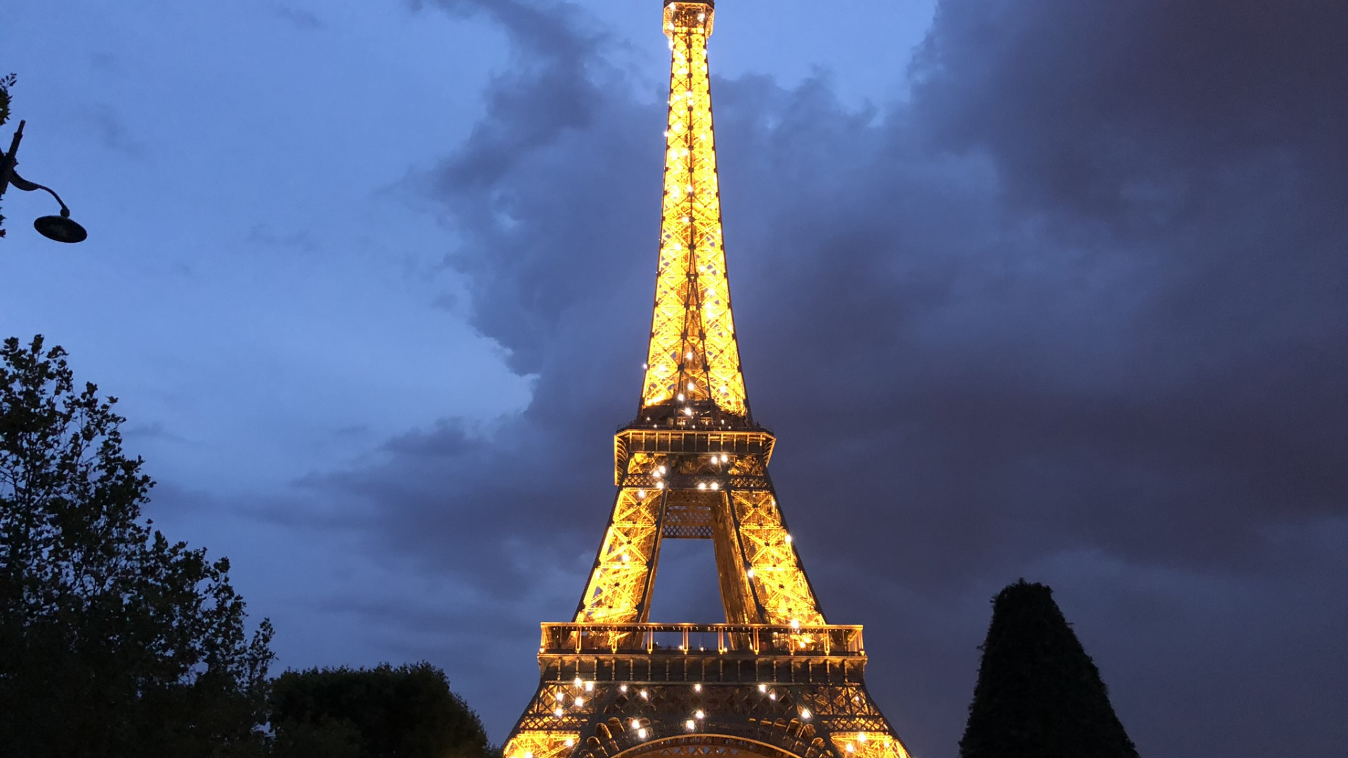Обои Париж, Эйфелева башня, достопримечательность, национальный исторический памятник, памятник в разрешении 1920x1080
