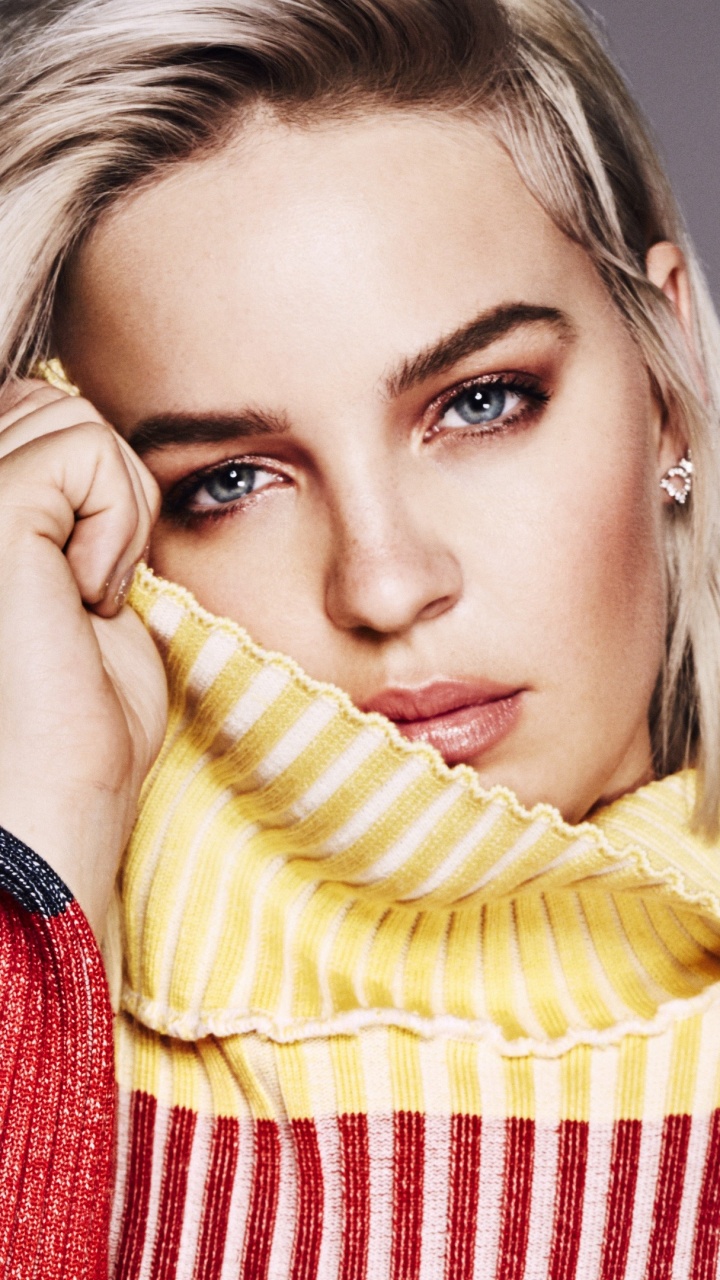 Обои милая Энн Мари, Анн-Мари, певец, близнецы, песенник в разрешении 720x1280