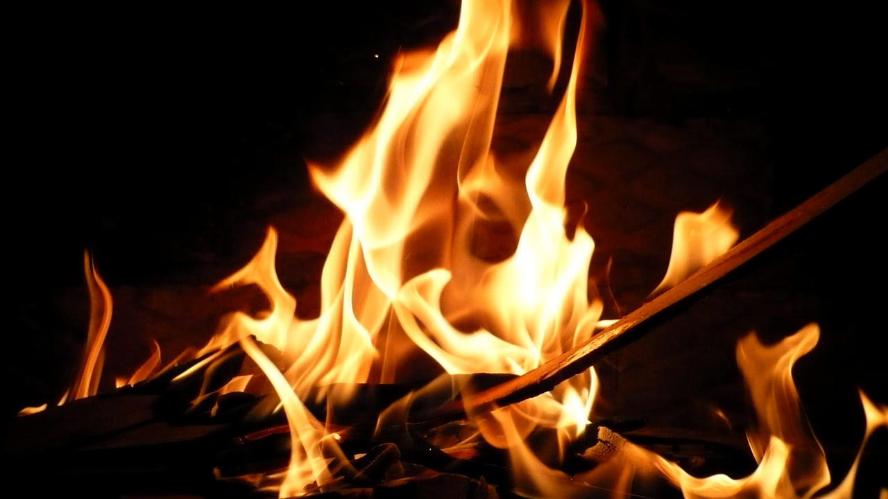 Обои огонь, пламя, тепло, костер, Гира в разрешении 1280x720