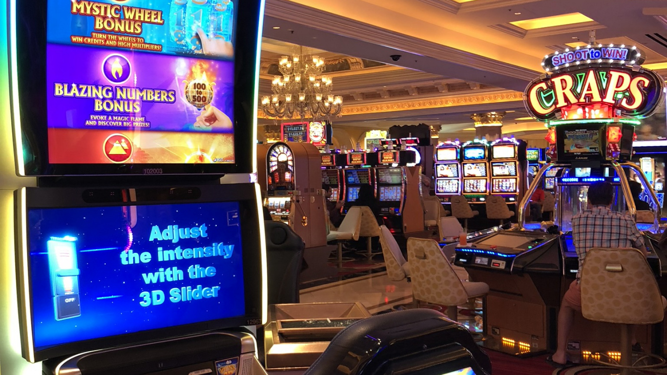 Обои Лас Вегас, США, казино, аркадный шкаф, простая машина в разрешении 1366x768