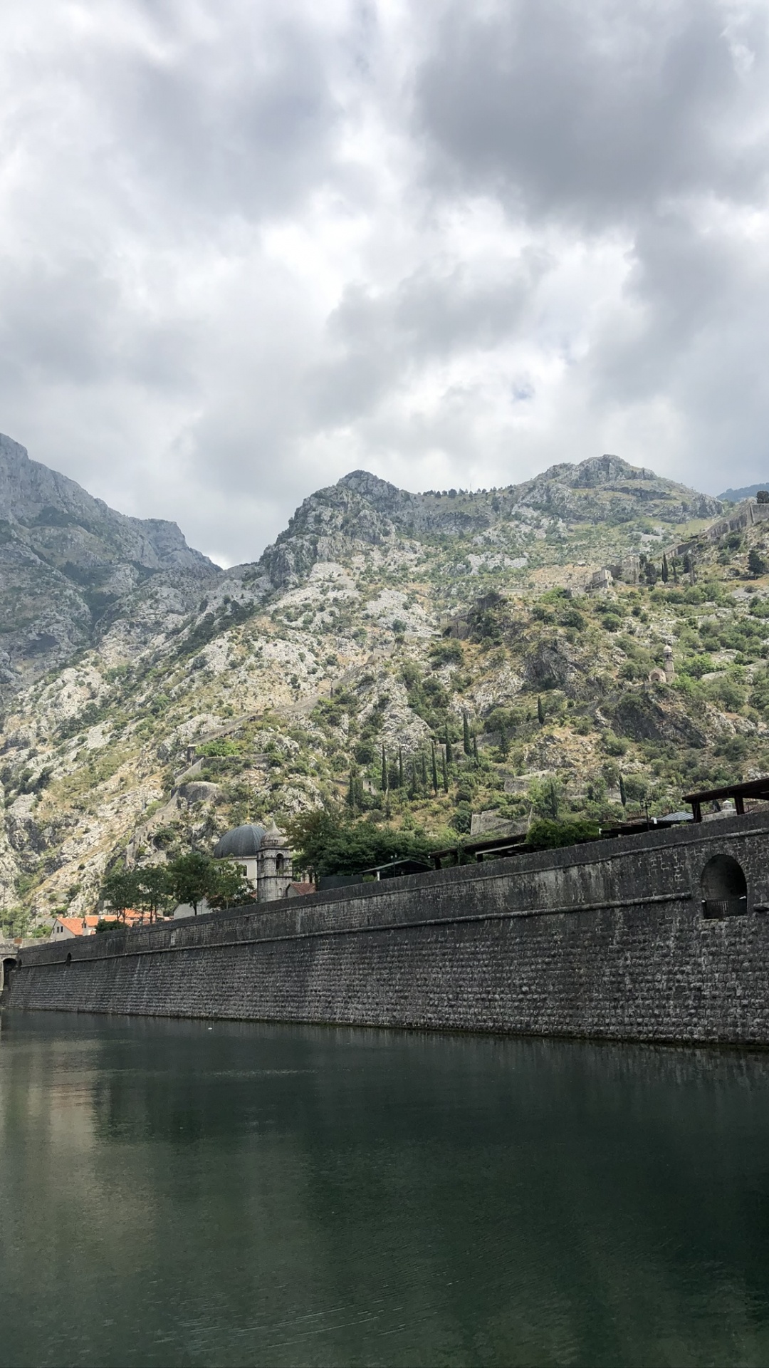 Обои Кампана башня, пейзажи гор, фьорд, гидроресурсы, вода в разрешении 1080x1920