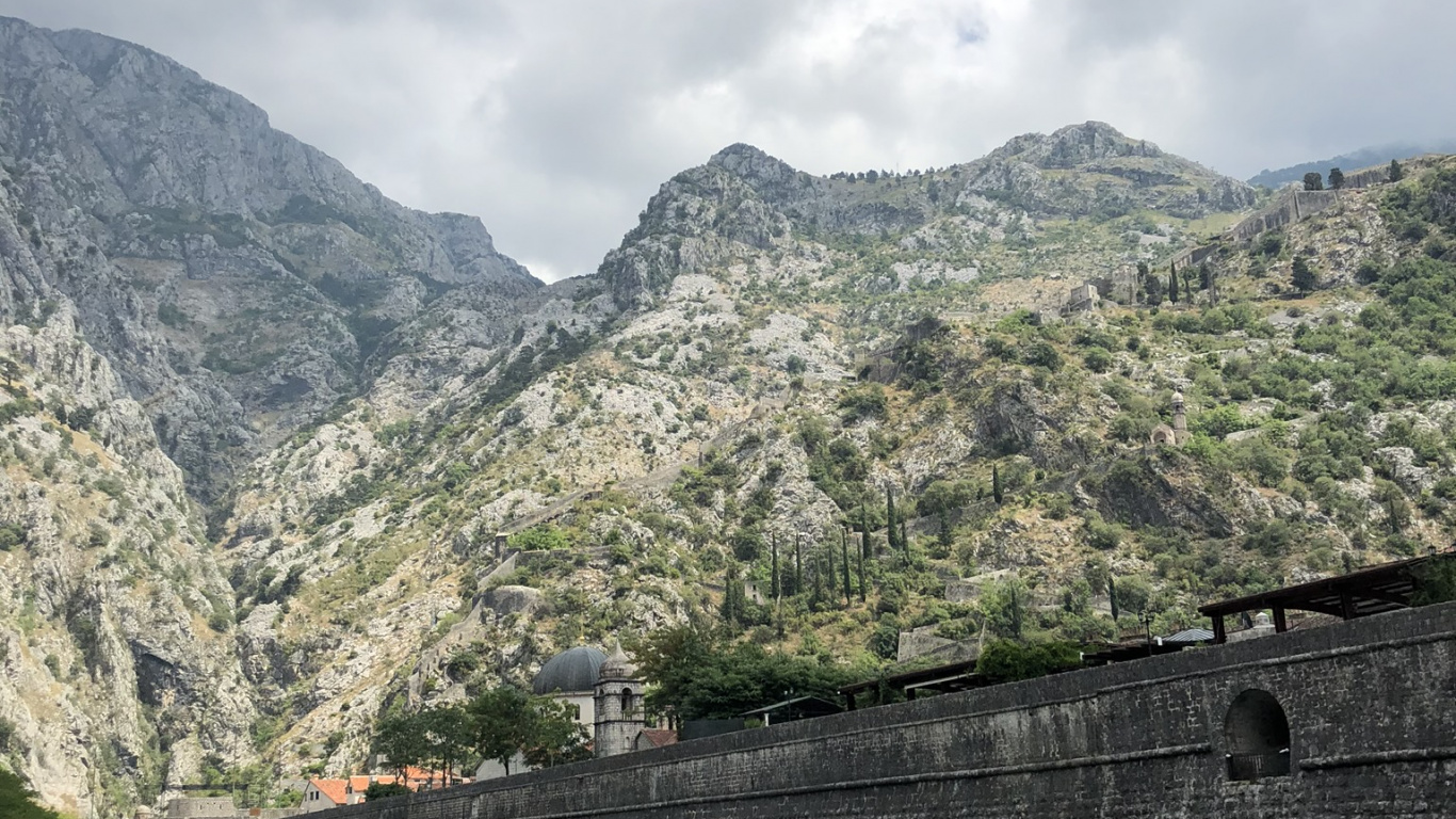 Обои Кампана башня, пейзажи гор, фьорд, гидроресурсы, вода в разрешении 1366x768