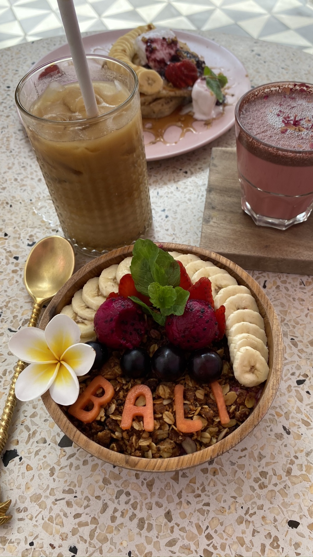 Обои напиток, смузи, панна котта, замороженный десерт, пища в разрешении 1080x1920