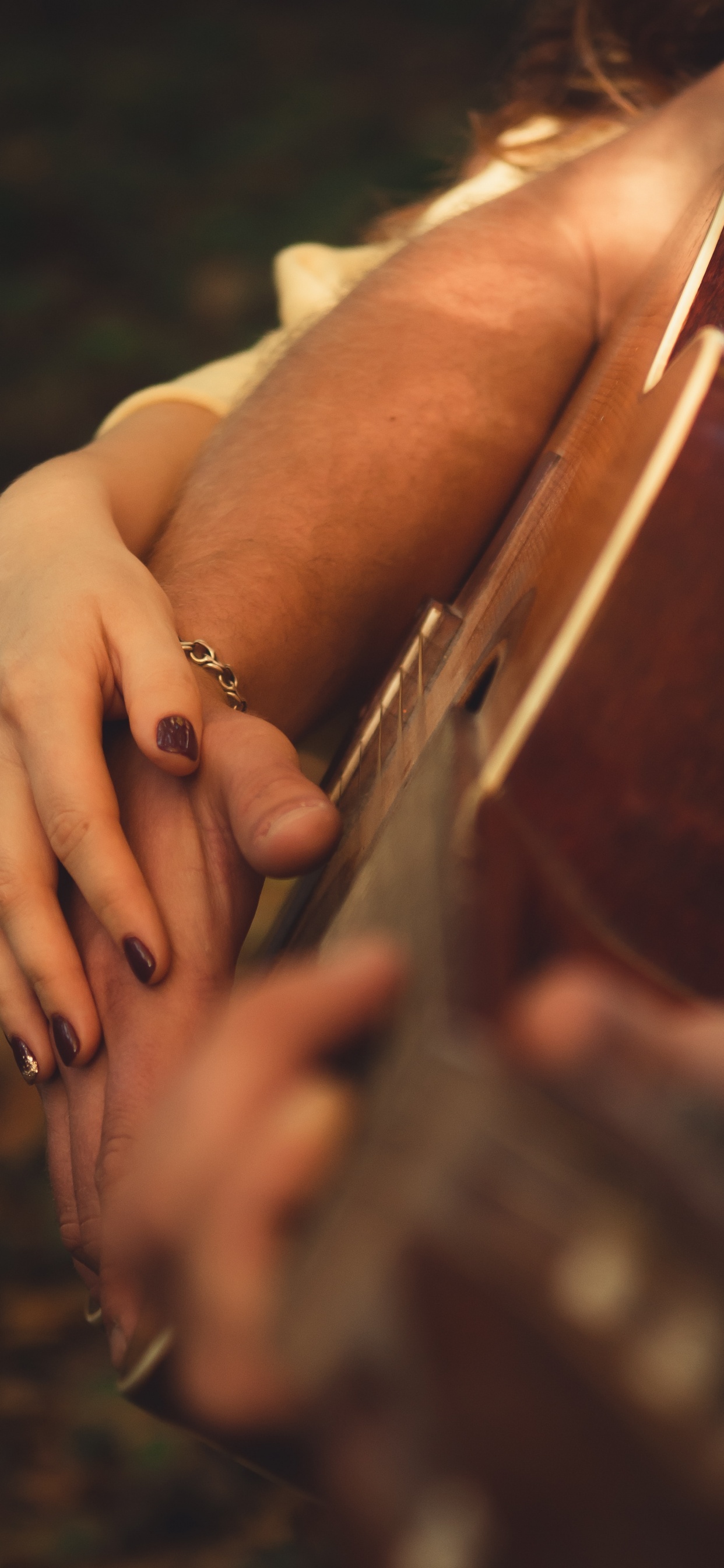 Обои ноготь, крупный план, нога, губы, палец в разрешении 1242x2688