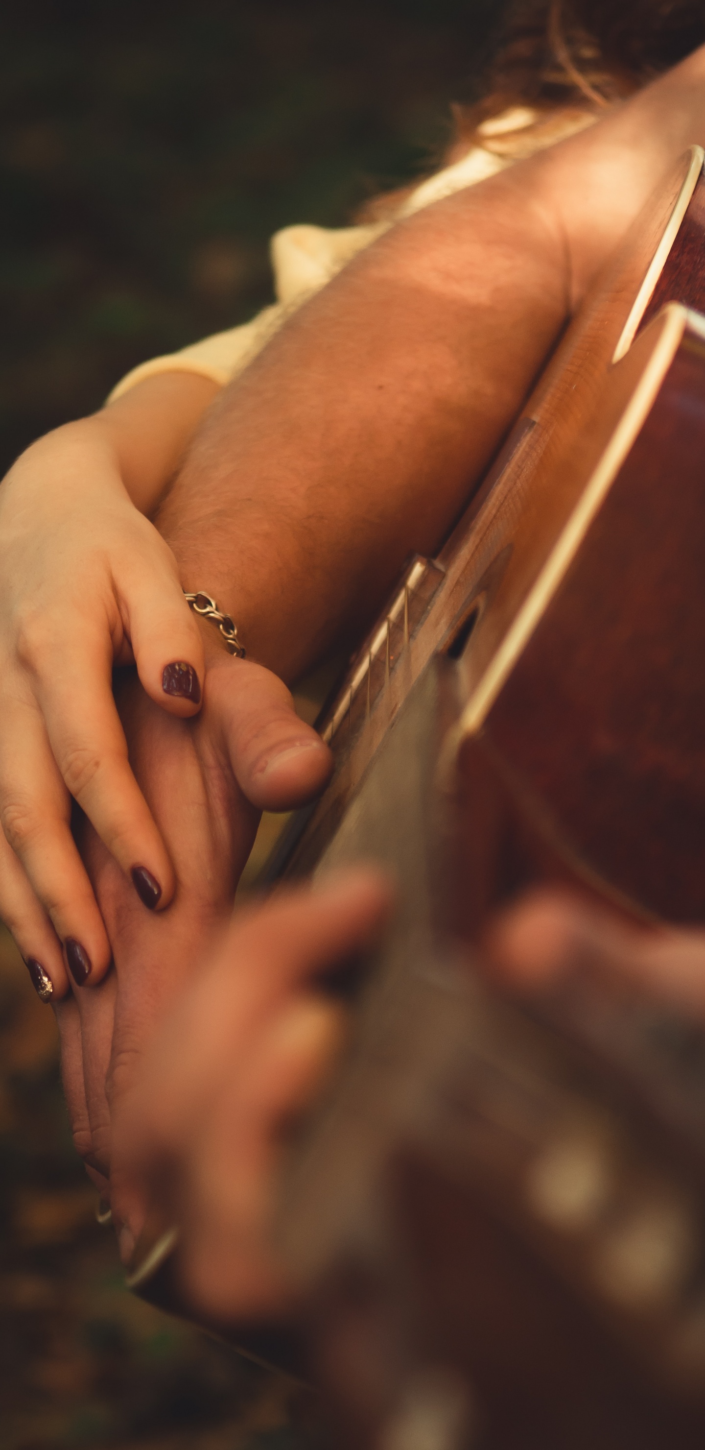 Обои ноготь, крупный план, нога, губы, палец в разрешении 1440x2960