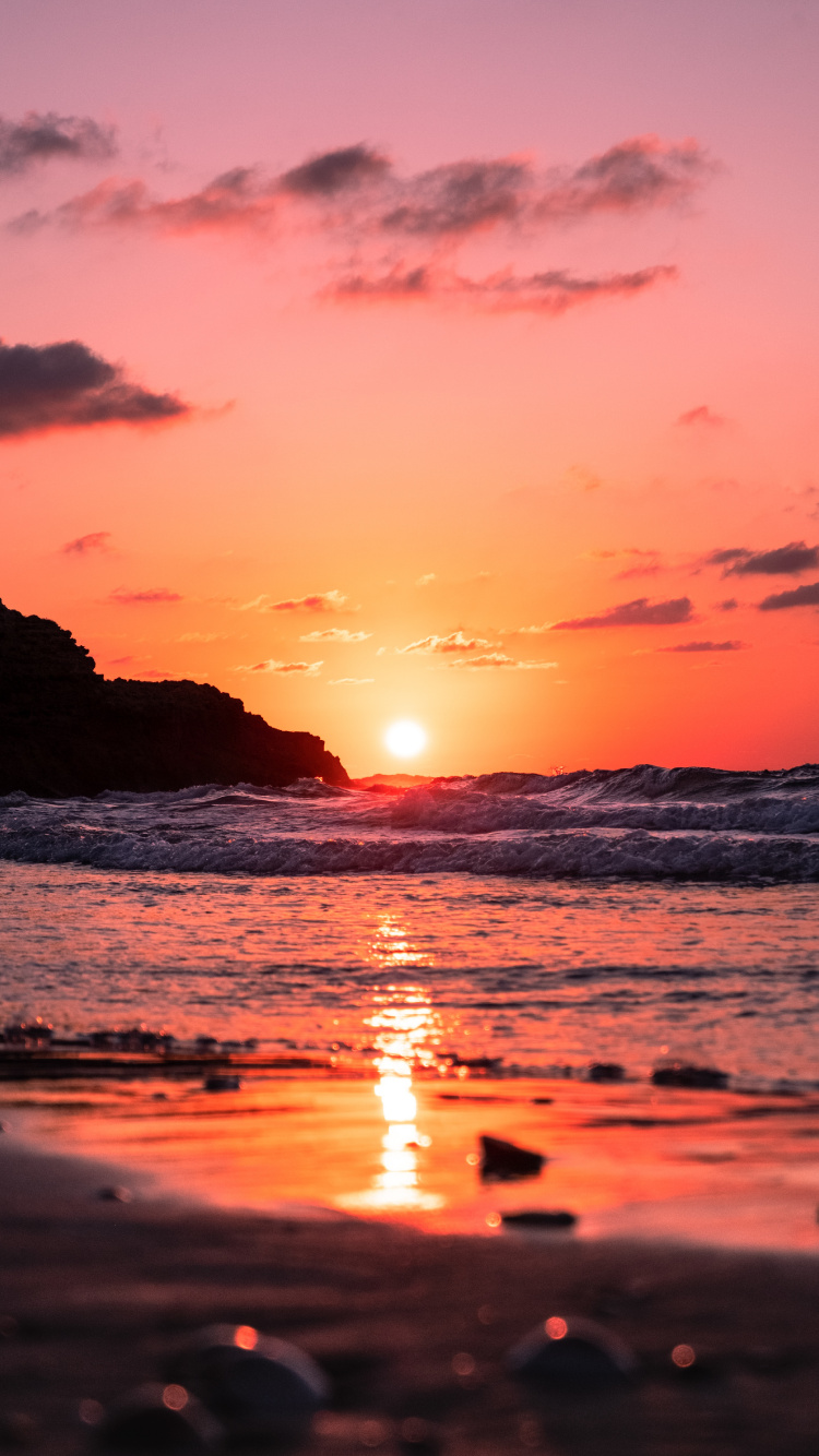 Обои закат, море, восход солнца, послесвечение, горизонт в разрешении 750x1334