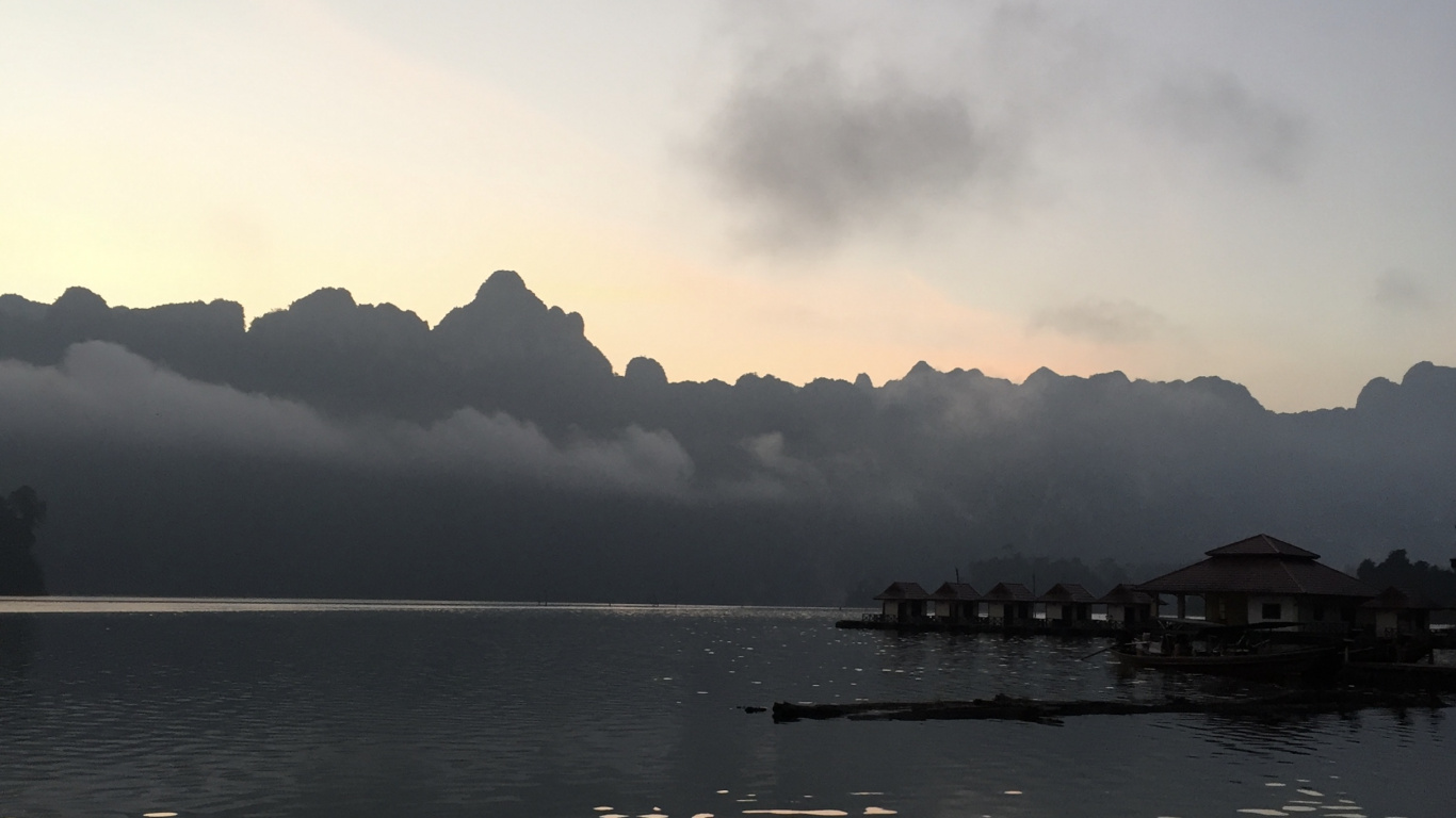 Обои отражение, водохранилище Далонгдонг, водоем, природа, жидкий в разрешении 1366x768