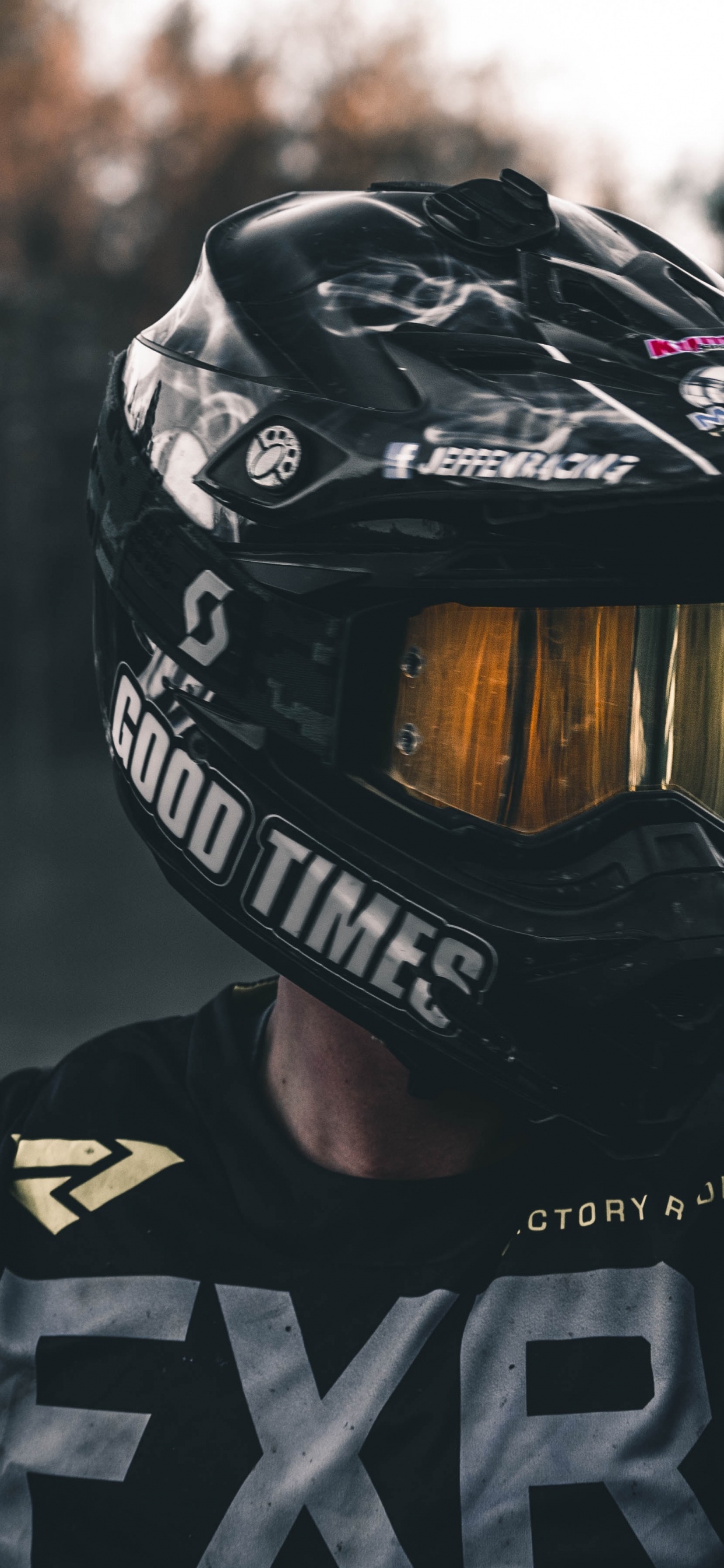 Обои Маска вратаря, пейнтбол, спортивный инвентарь, велосипед, шлем в разрешении 1242x2688