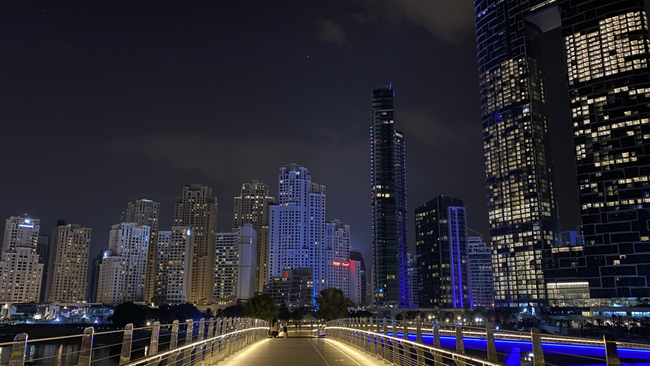 Обои Дубай, ночь, башня, город, метрополия в разрешении 1280x720