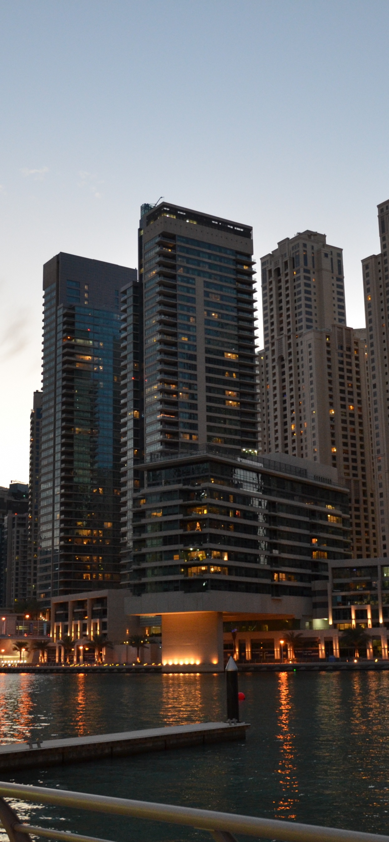 Обои Дубай, город, городской пейзаж, небоскреб, линия горизонта в разрешении 1242x2688