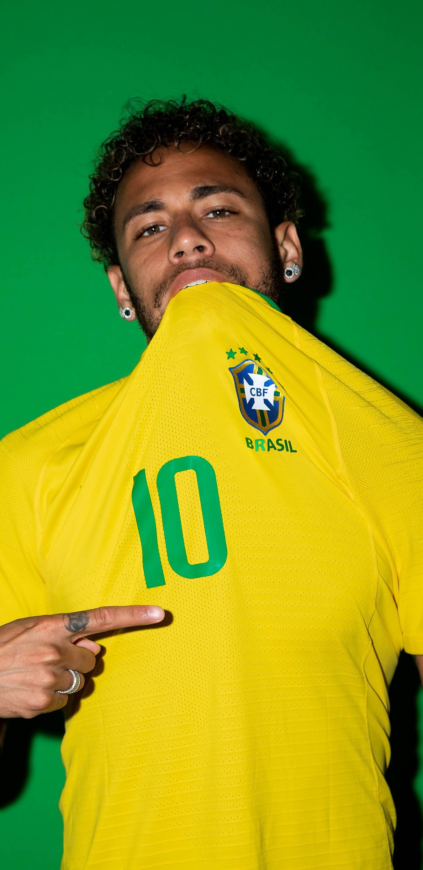 Обои Неймар, сборная Бразилии по футболу, ЧМ 2018, зеленый, желтый в разрешении 1440x2960