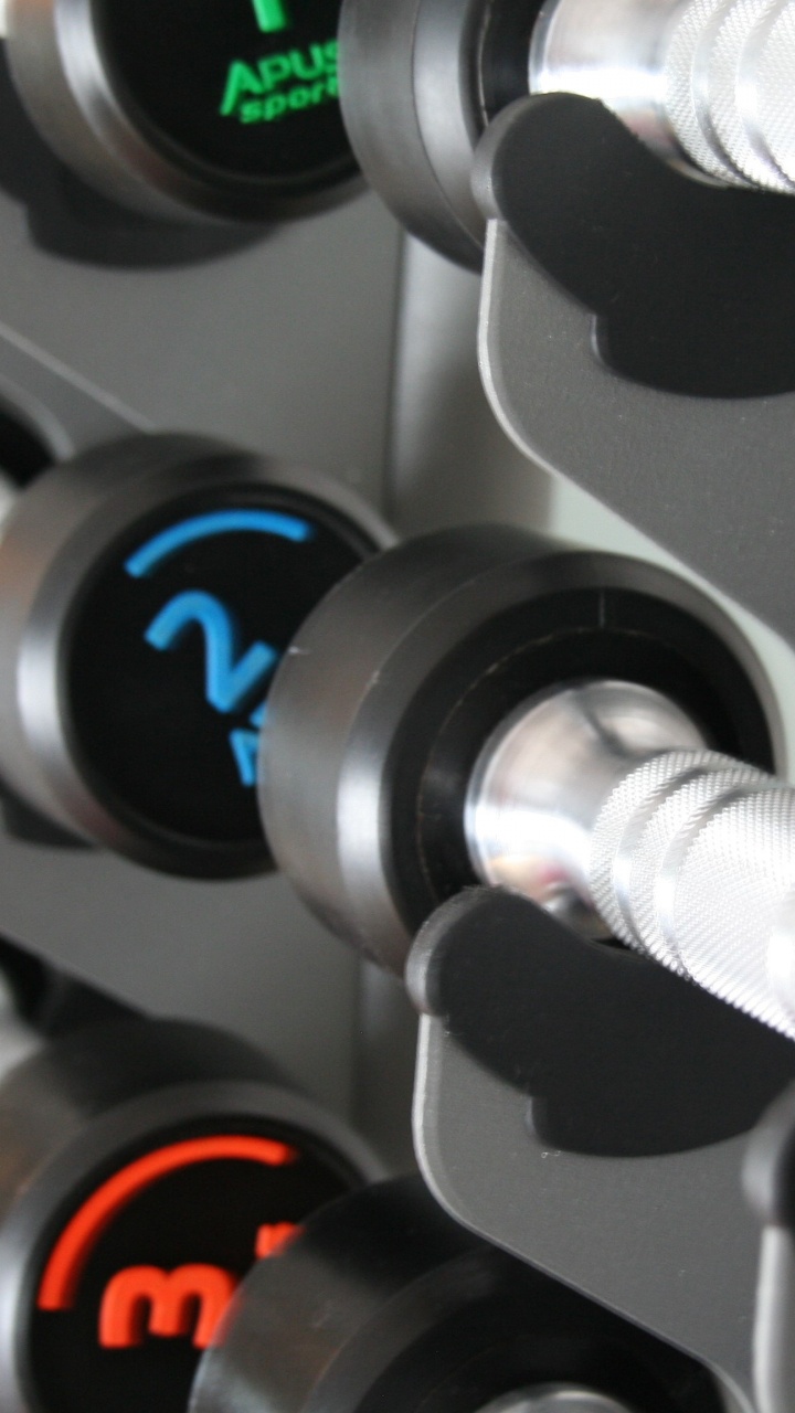 Обои фитнесс центр, гантель, силовые тренировки, упражнение, спортивное оборудование в разрешении 720x1280