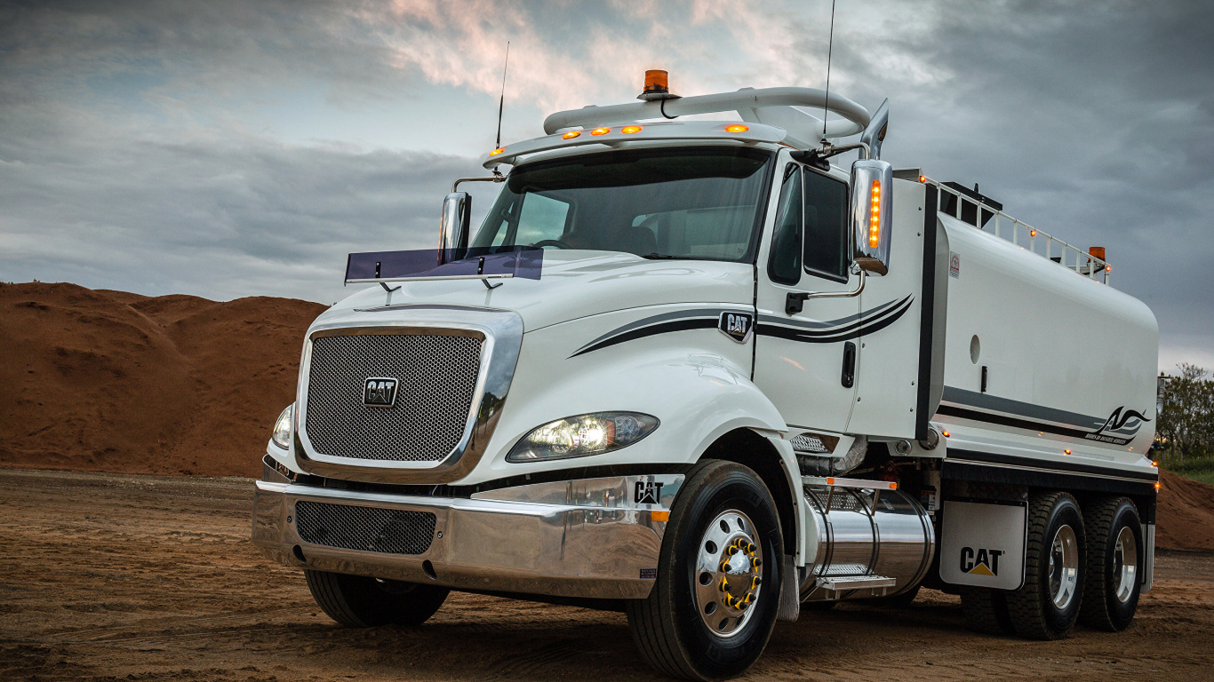 Обои бампер, авто, грузовик, транспорт, трейлер тележки Semi в разрешении 1366x768