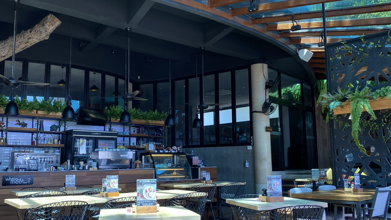 Обои крыша, недвижимость, мебель, таблица, луч в разрешении 1280x720