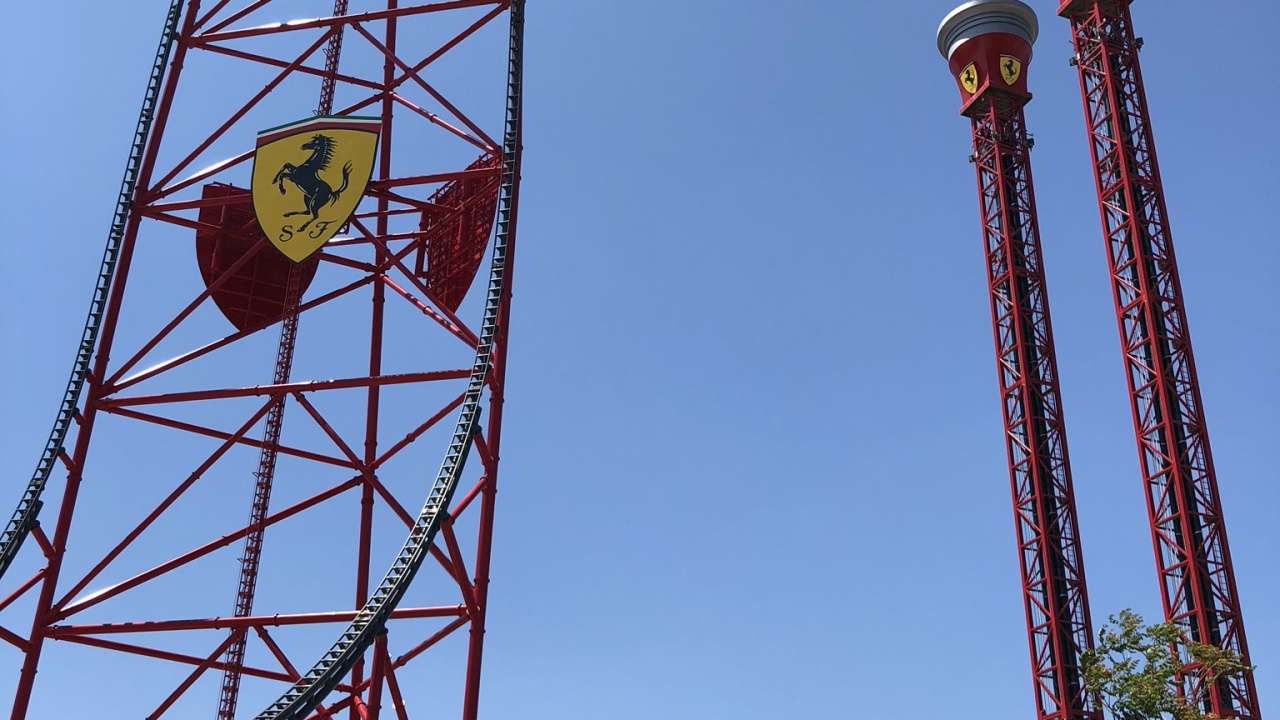 Обои горки, колесо обозрения, инфраструктура, красный цвет, линия в разрешении 1280x720