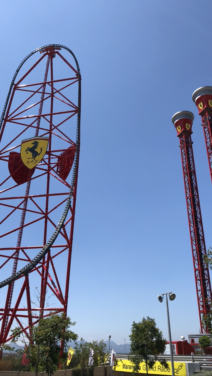 Обои горки, колесо обозрения, инфраструктура, красный цвет, линия в разрешении 720x1280