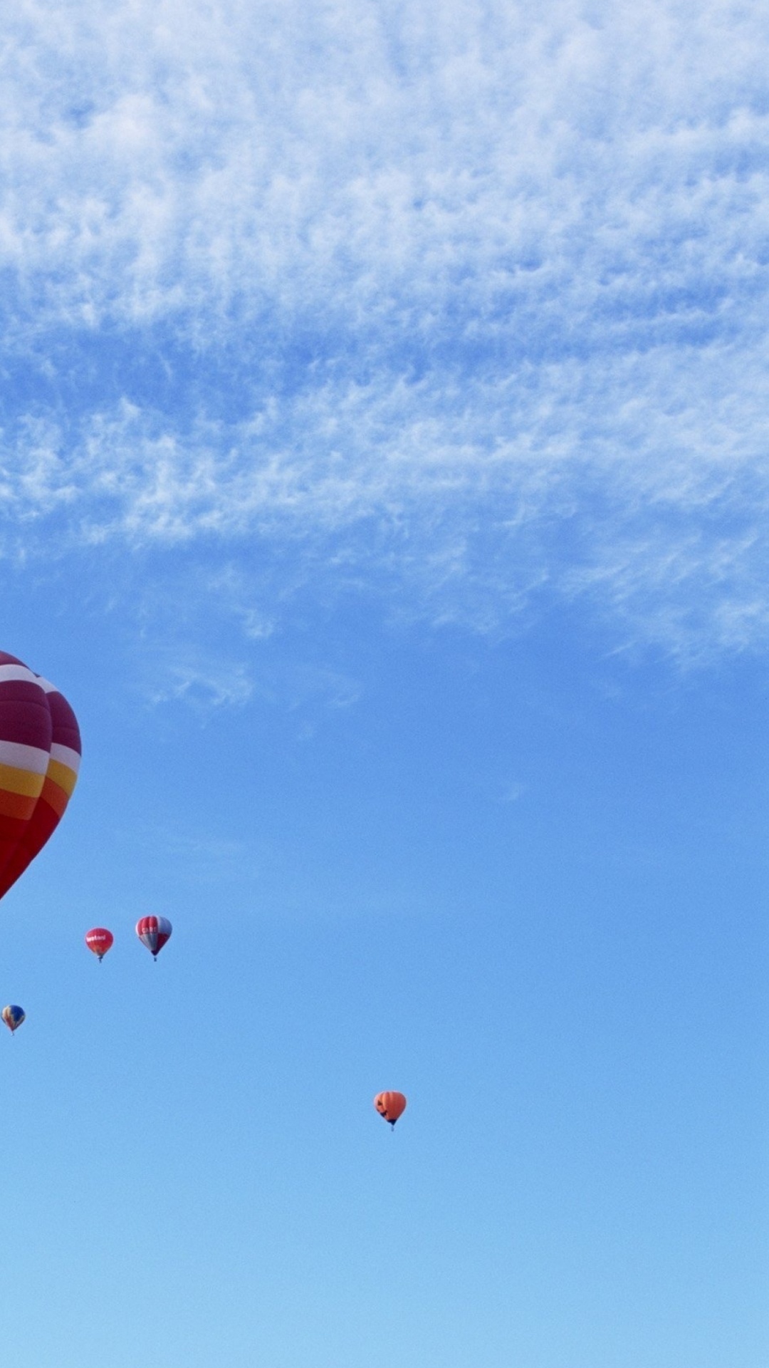 Обои полеты на воздушном шаре, воздушные виды спорта, облако, облака, воздушное путешествие в разрешении 1080x1920