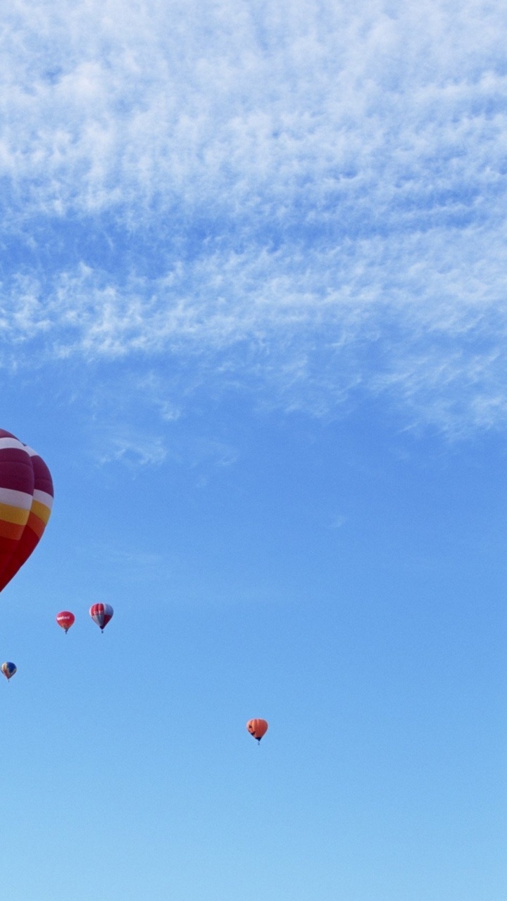 Обои полеты на воздушном шаре, воздушные виды спорта, облако, облака, воздушное путешествие в разрешении 720x1280