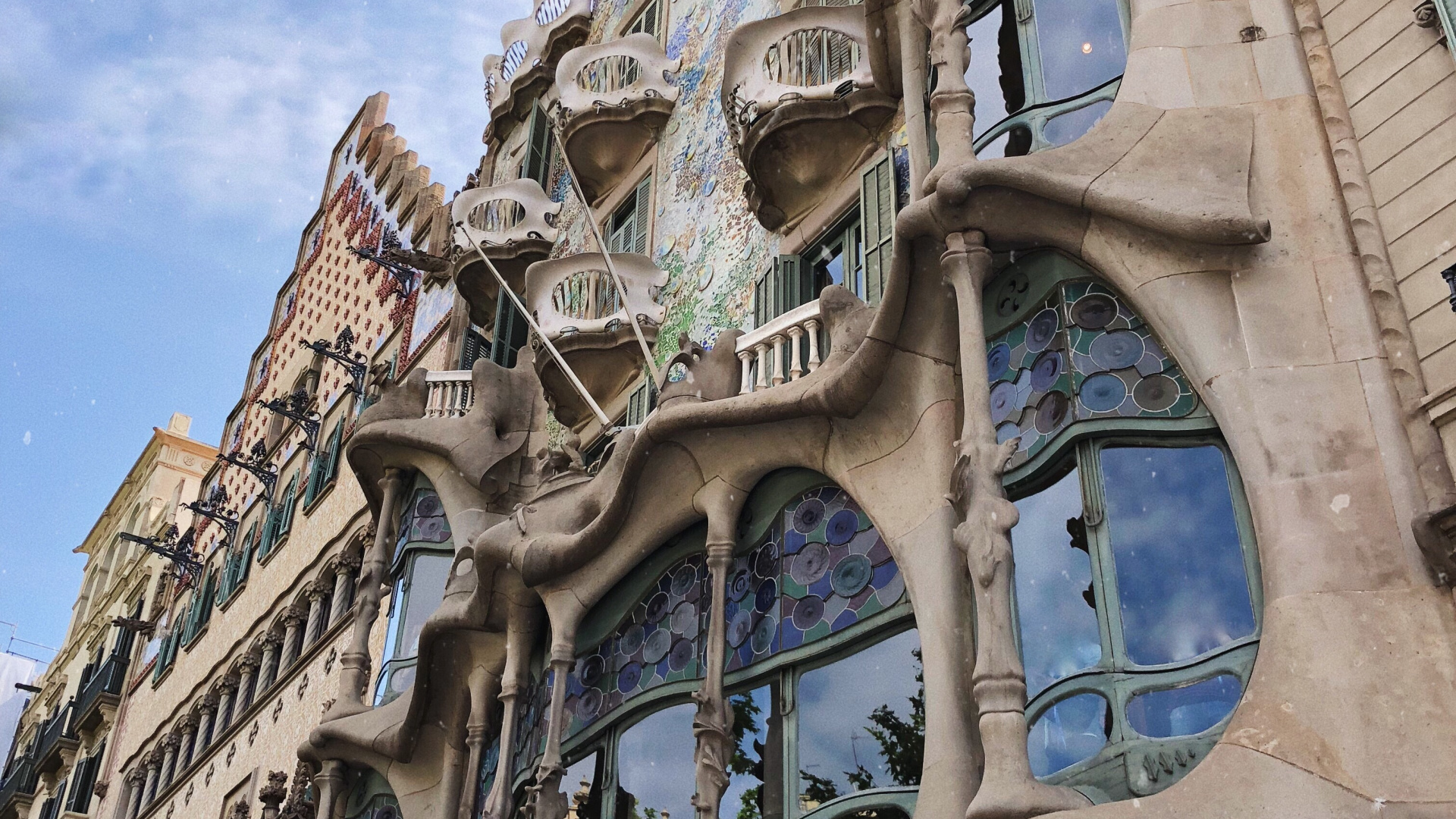 Обои Барселона, Отель Casa Batll, средневековая архитектура, архитектура, фасад в разрешении 1920x1080