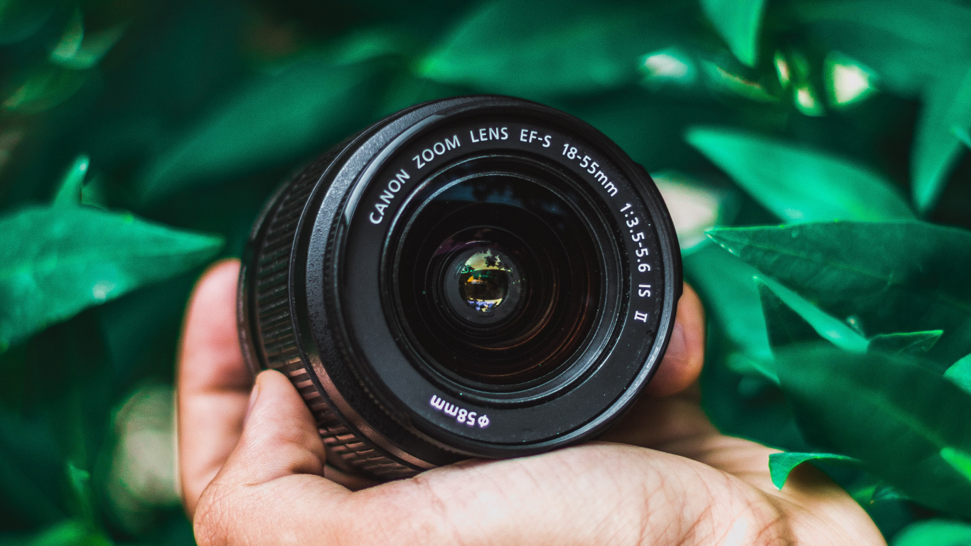 Обои зеленый, оптика камеры, камера, объектив, объектив камеры в разрешении 1366x768