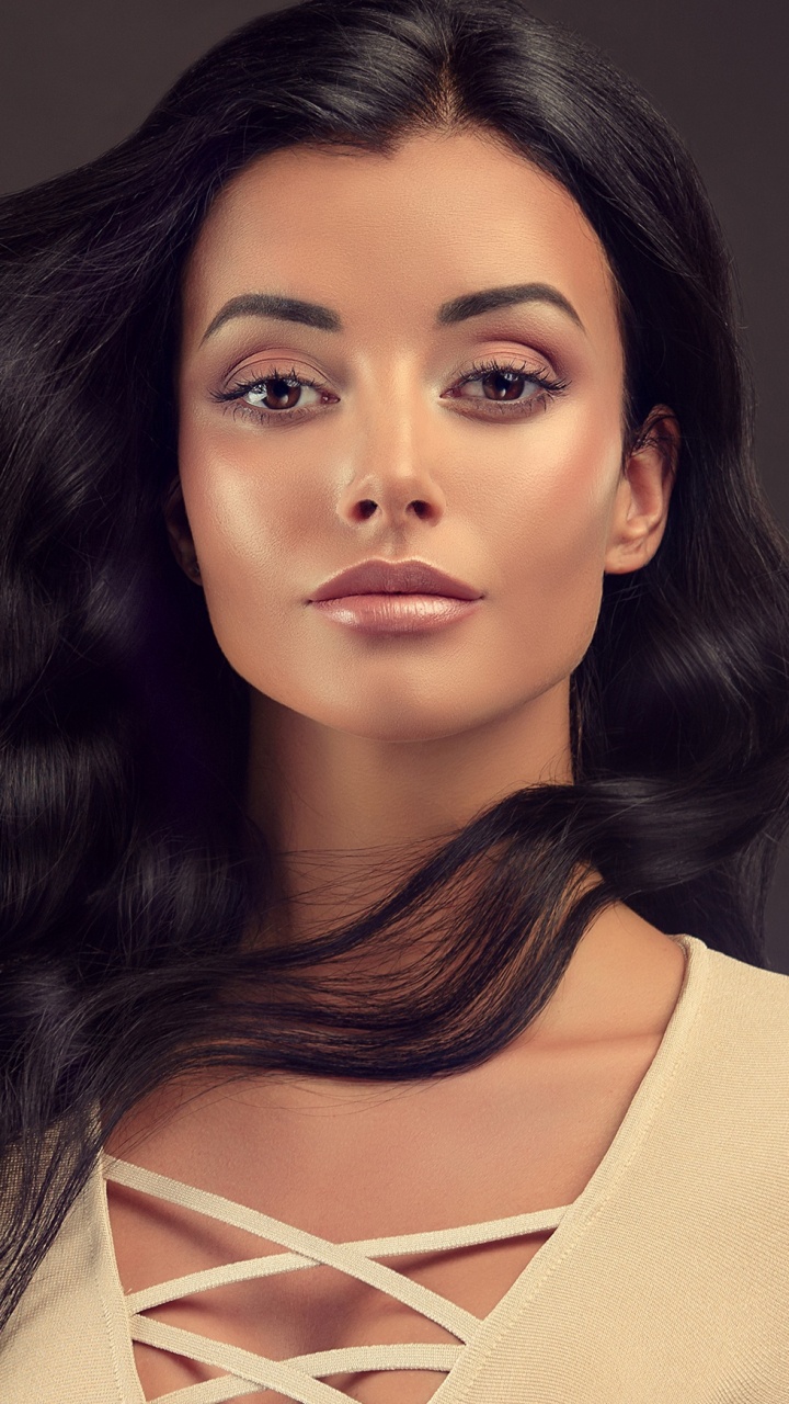 Обои волосы, каштановые волосы, парик, прическа, красота в разрешении 720x1280