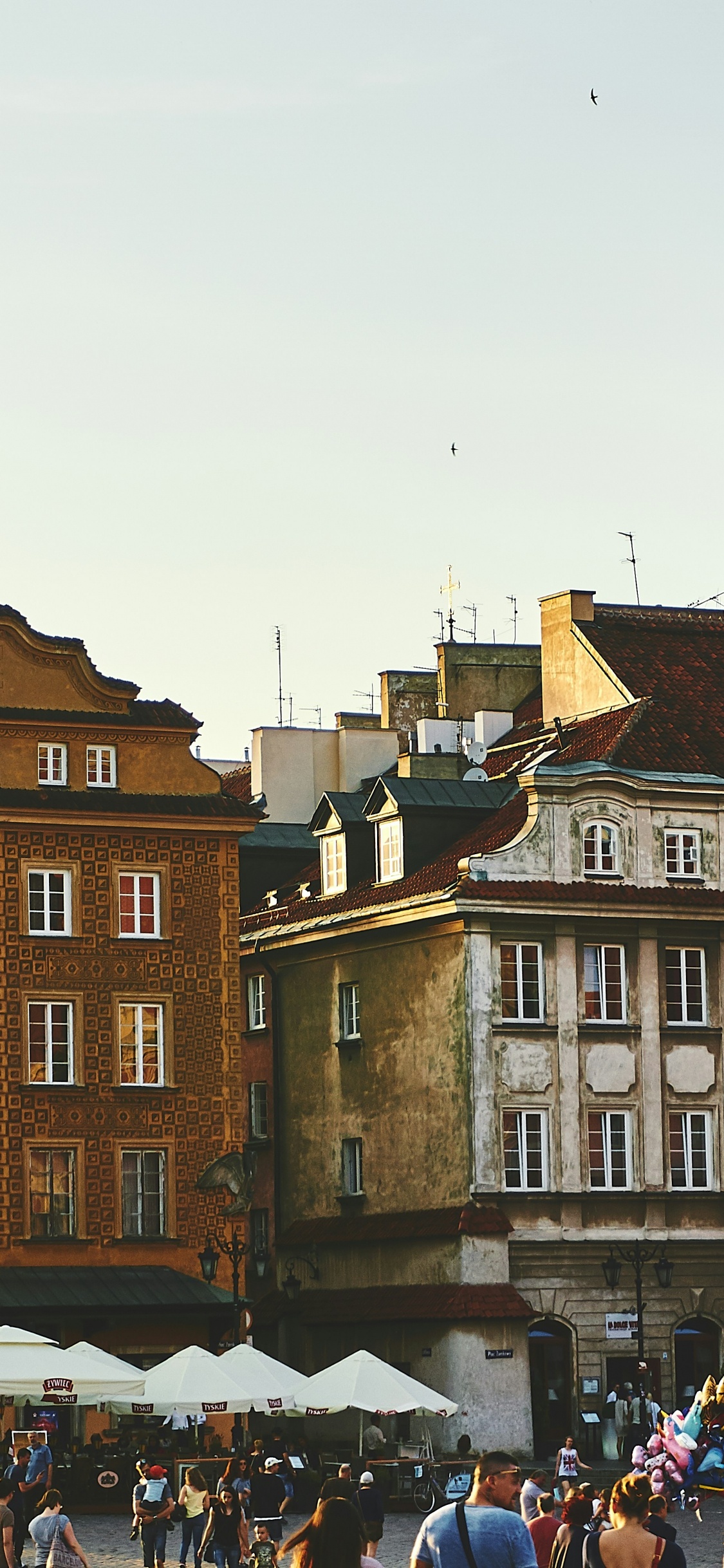 Обои здания европа, здание, туризм, путешествие, ок, доки, хостел в разрешении 1125x2436