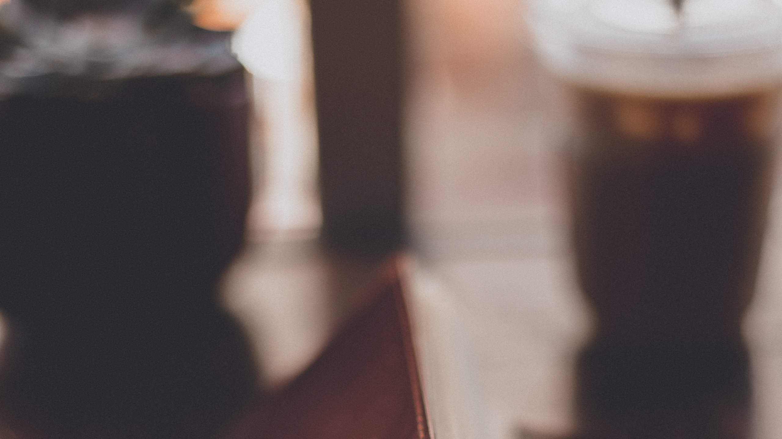 Обои кофейная чашка, кофе, чашка, древесина, напиток в разрешении 2560x1440