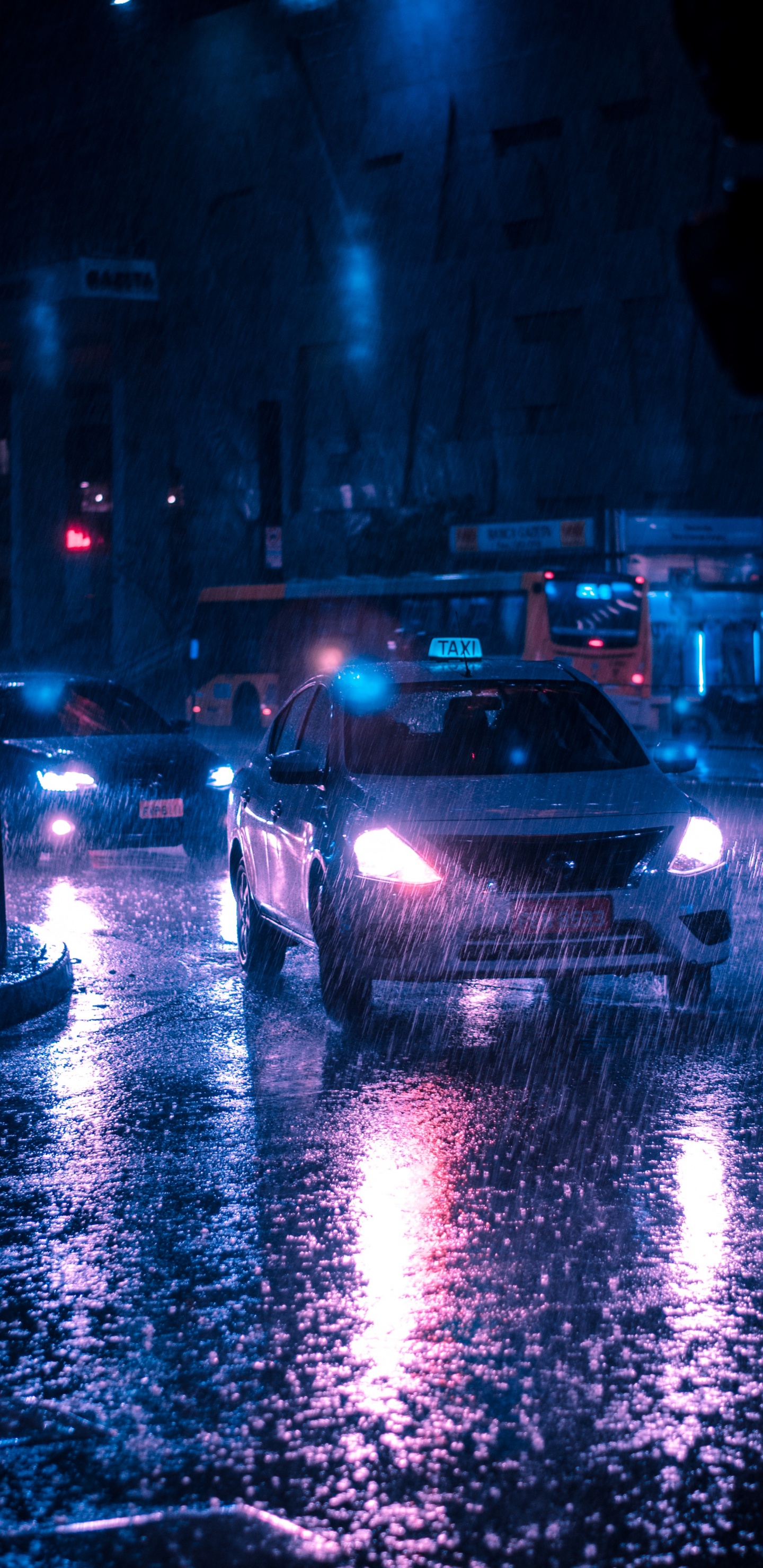 Обои авто, дождь, ночь, свет, автомобиль среднего размера в разрешении 1440x2960