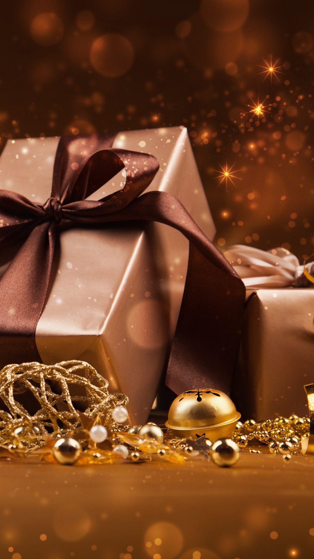 Обои подарок, Рождественский подарок, подарочная упаковка, рождественский орнамент, натюрморт в разрешении 1080x1920
