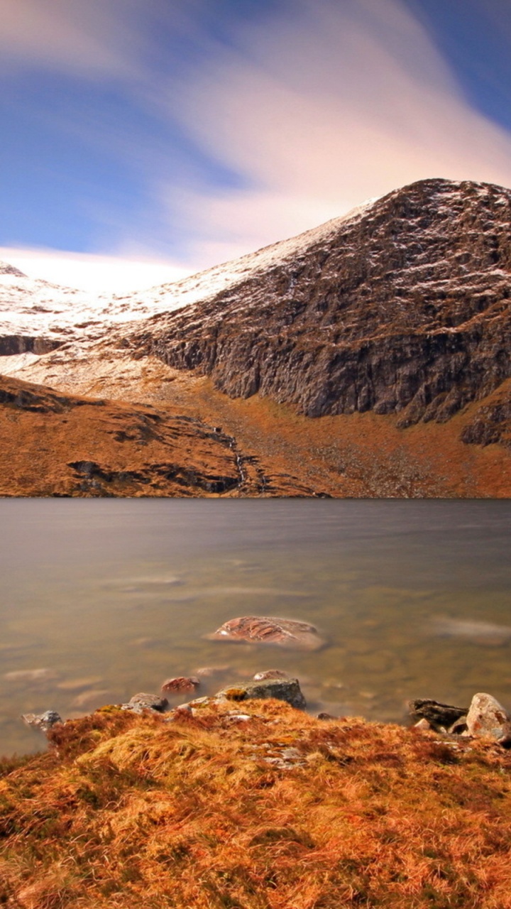 Обои гора, нагорье, природа, озеро, дикая местность в разрешении 720x1280