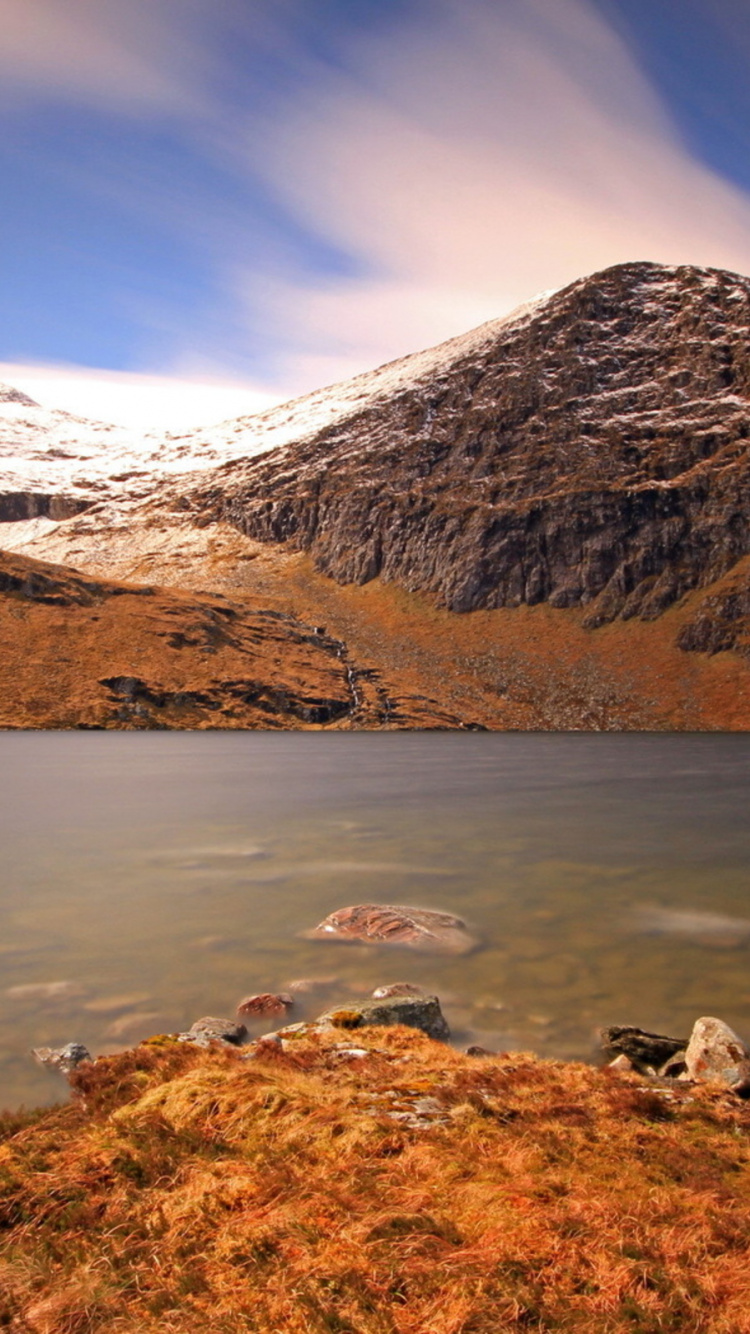 Обои гора, нагорье, природа, озеро, дикая местность в разрешении 750x1334