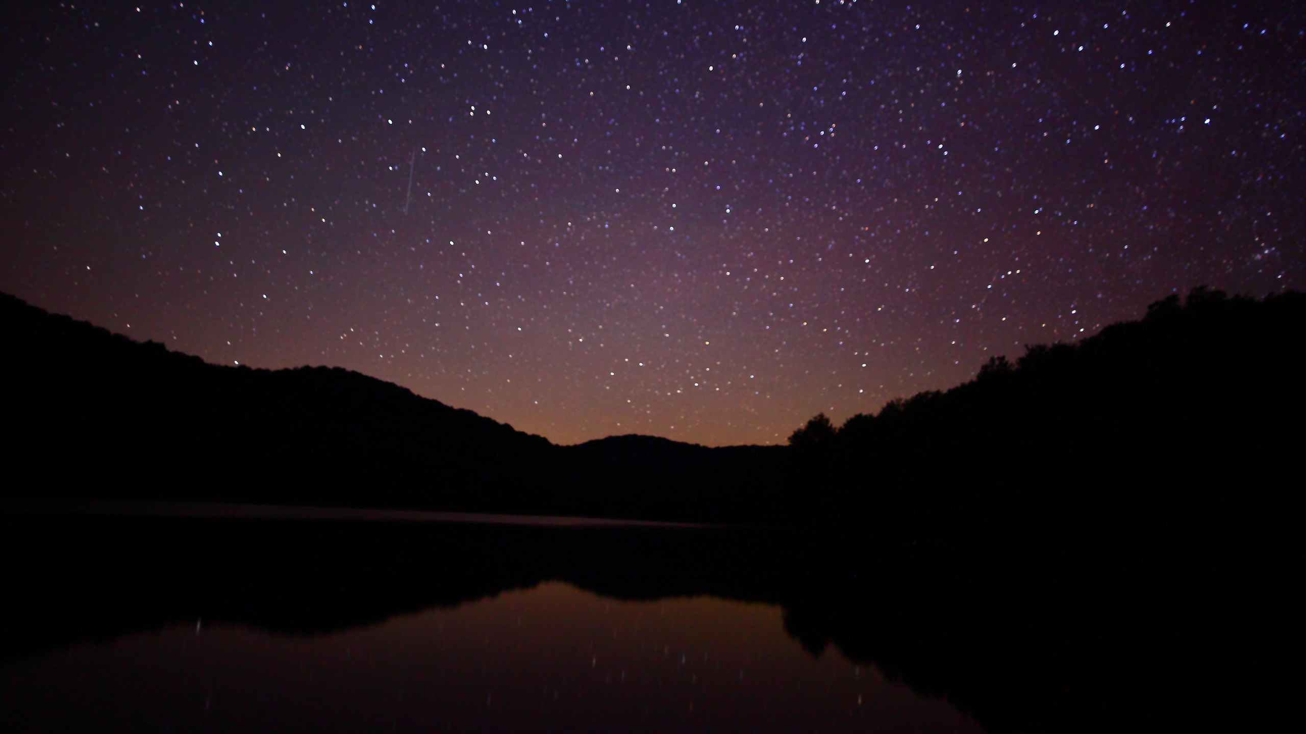 Обои природа, ночь, звезда, отражение, озеро в разрешении 2560x1440