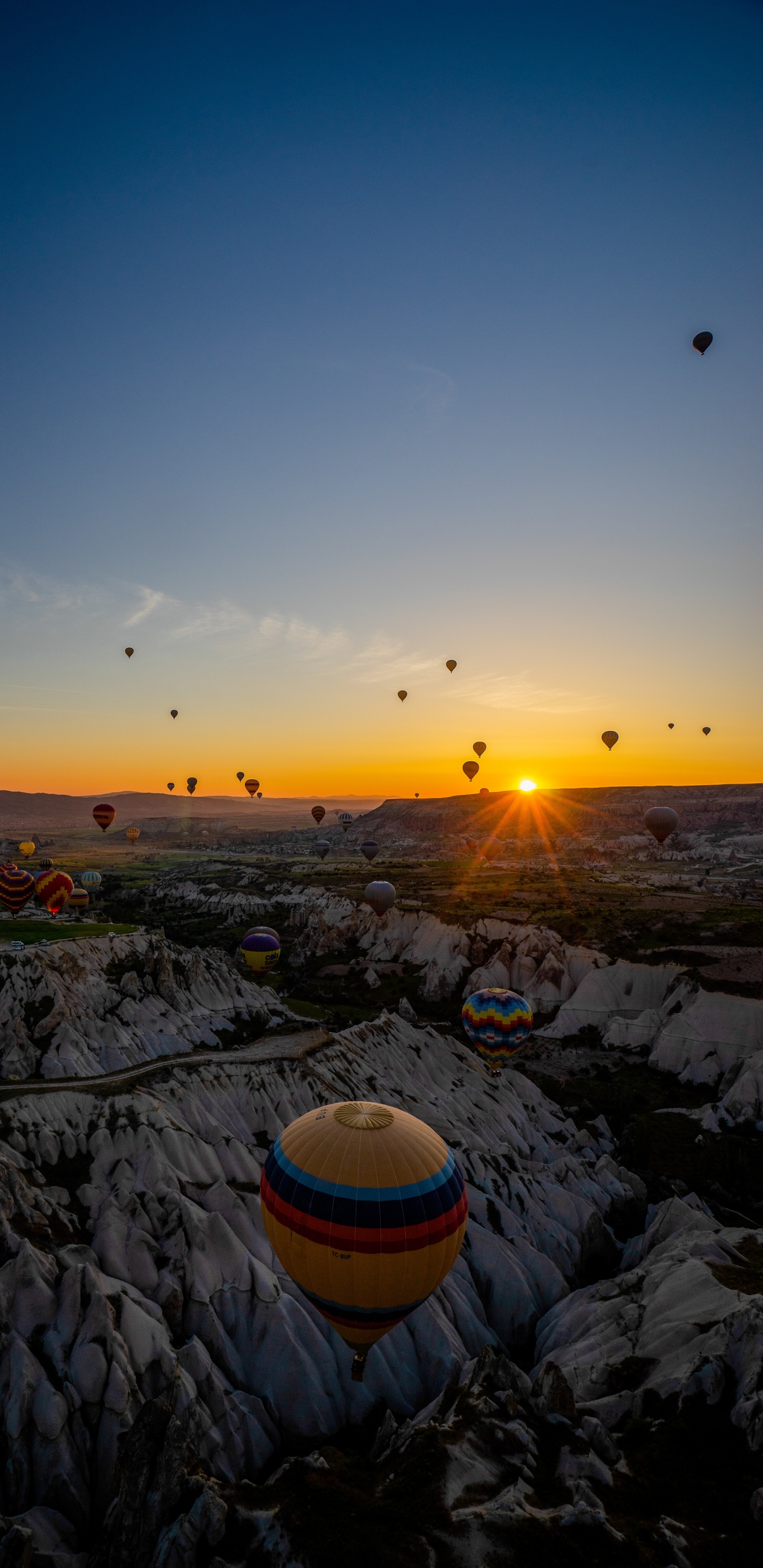 Обои Греме, воздушный шар, атмосфера, дневное время, аэростат в разрешении 1440x2960