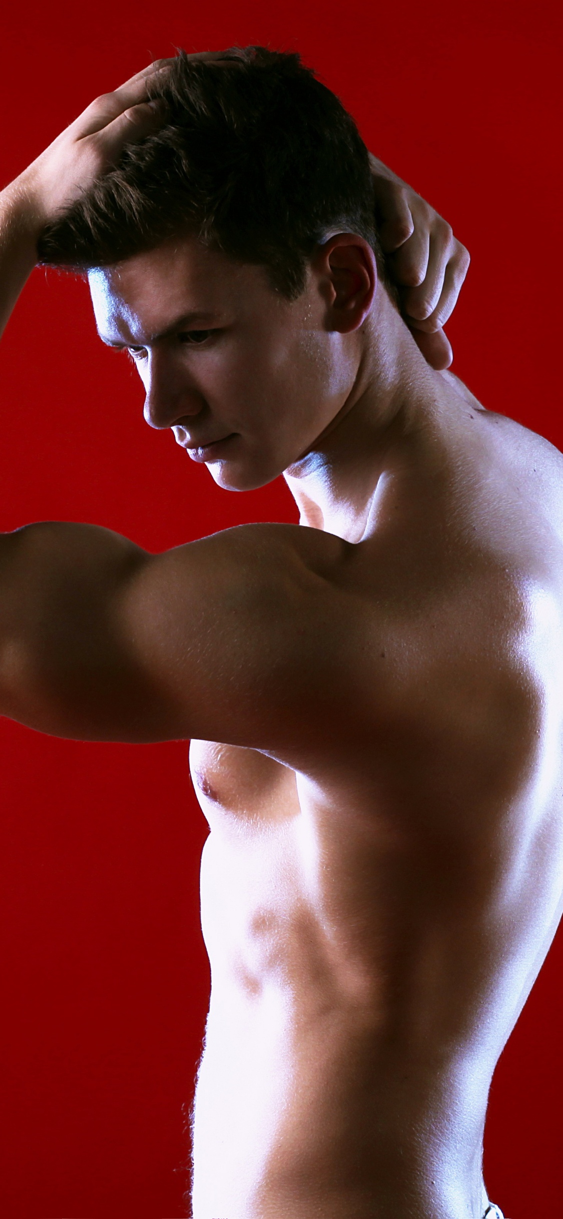 Обои мышца, рука, плечо, культурист, стояние в разрешении 1125x2436