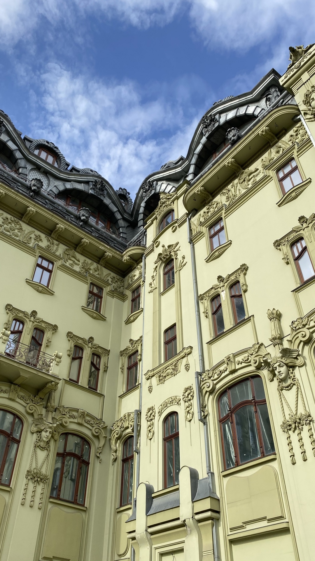 Обои ориентир, природа, синий, архитектура, освещение в разрешении 1080x1920