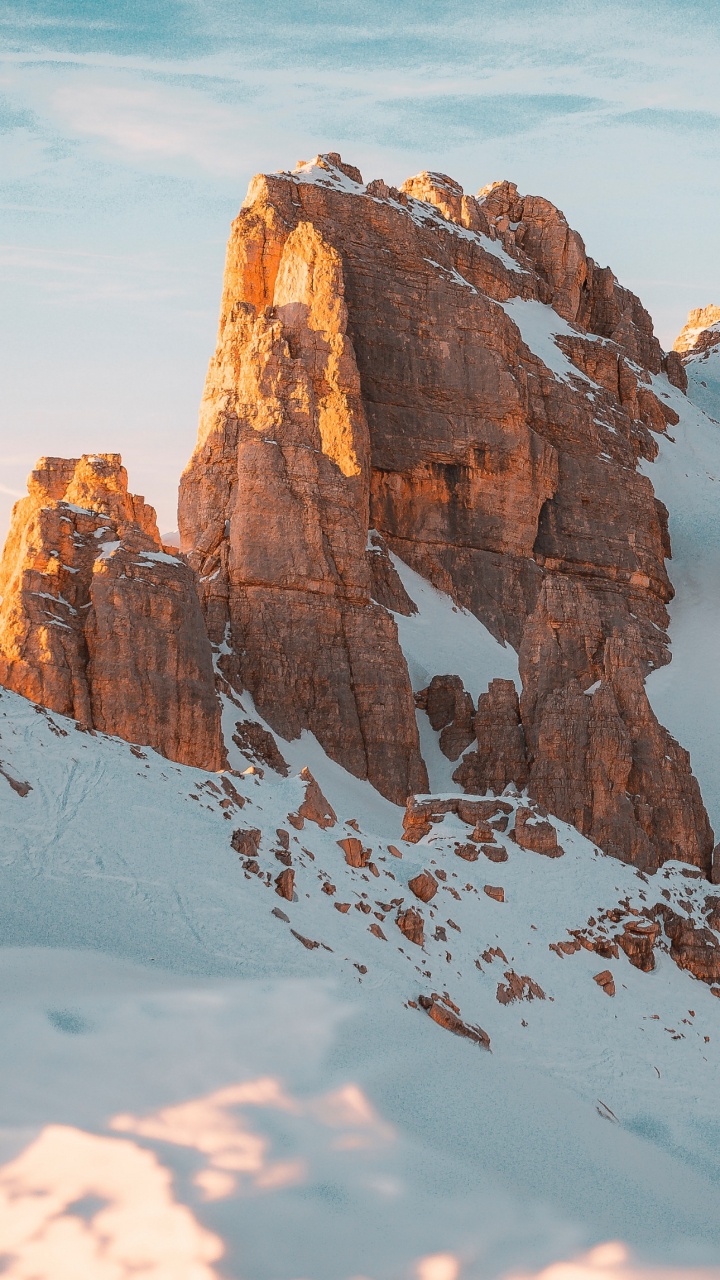 Обои гора, iOS 16, снег, облако, природный ландшафт в разрешении 720x1280