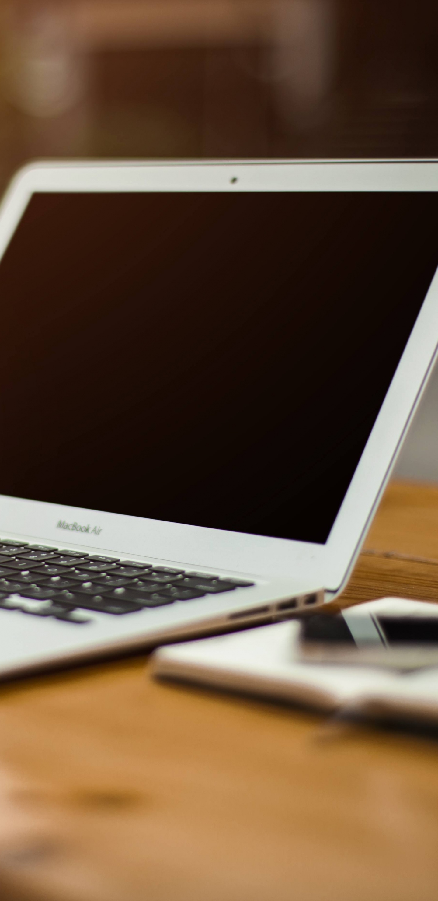 Обои технологии, электронное устройство, нетбук, гаджет, макбук Эйр в разрешении 1440x2960