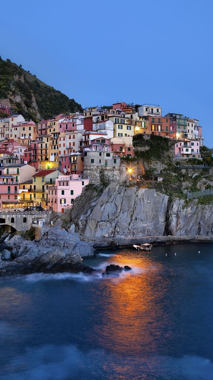 Обои побережье, море, мыс, обрыв, небо в разрешении 720x1280