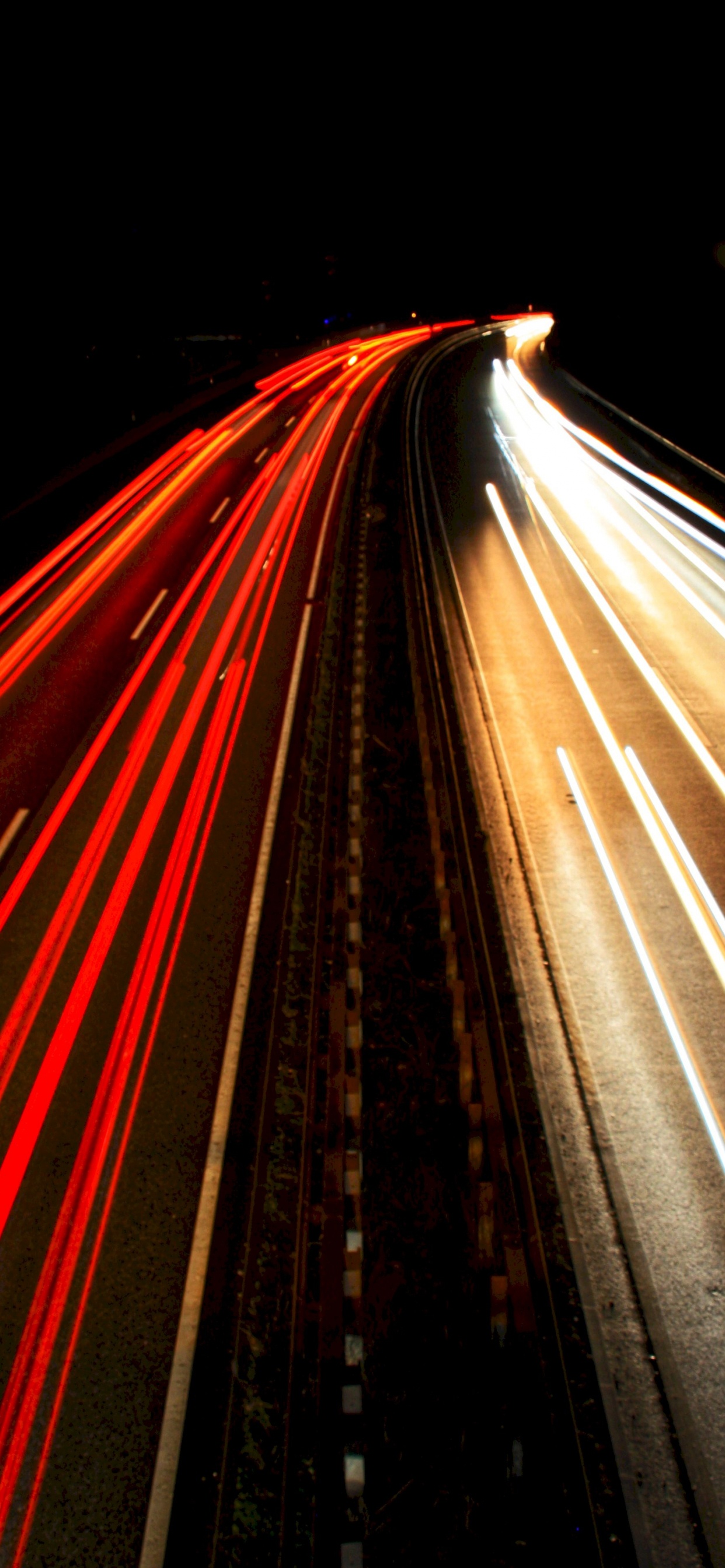 Обои ночь, ночник, свет, красный цвет, магистраль в разрешении 1242x2688