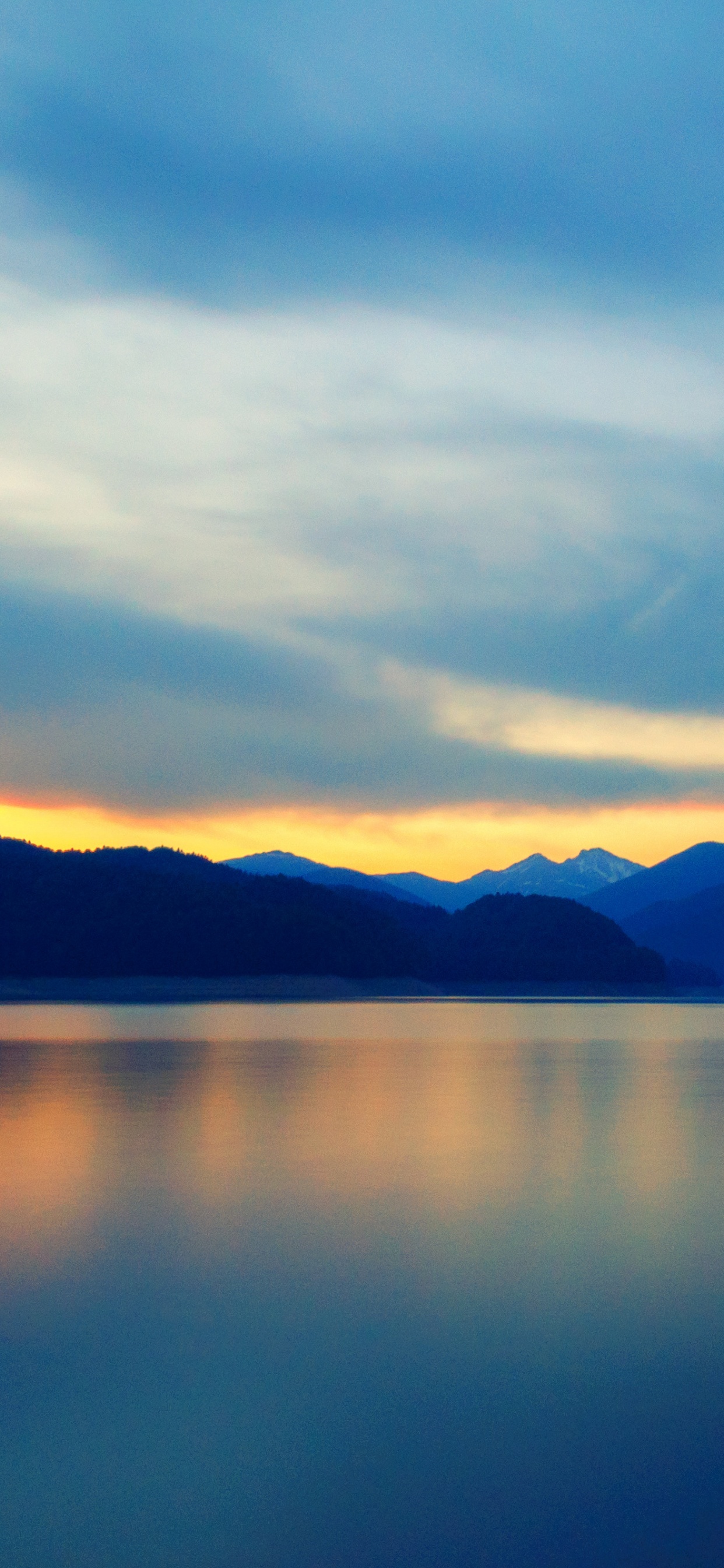 Обои гора, природа, вода, озеро, отражение в разрешении 1242x2688