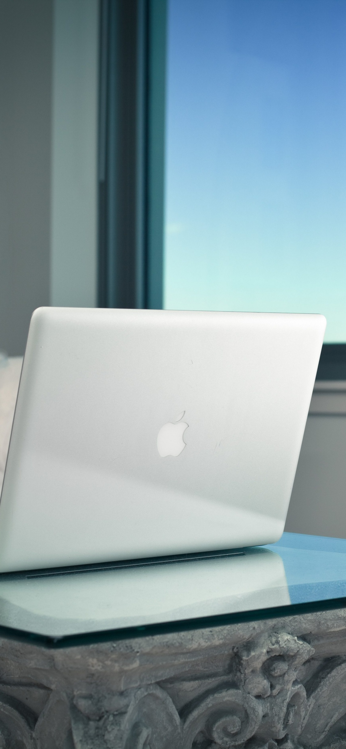 Обои макбук Эйр, apple, macbook, таблица, мебель в разрешении 1125x2436