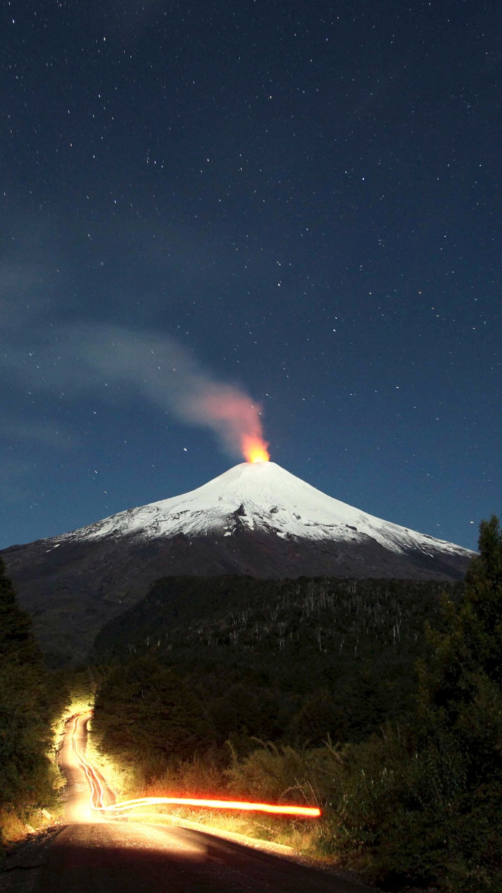 Обои Вильяррика, вулкан, лавовое озеро, Pucn, вулканического рельефа в разрешении 720x1280