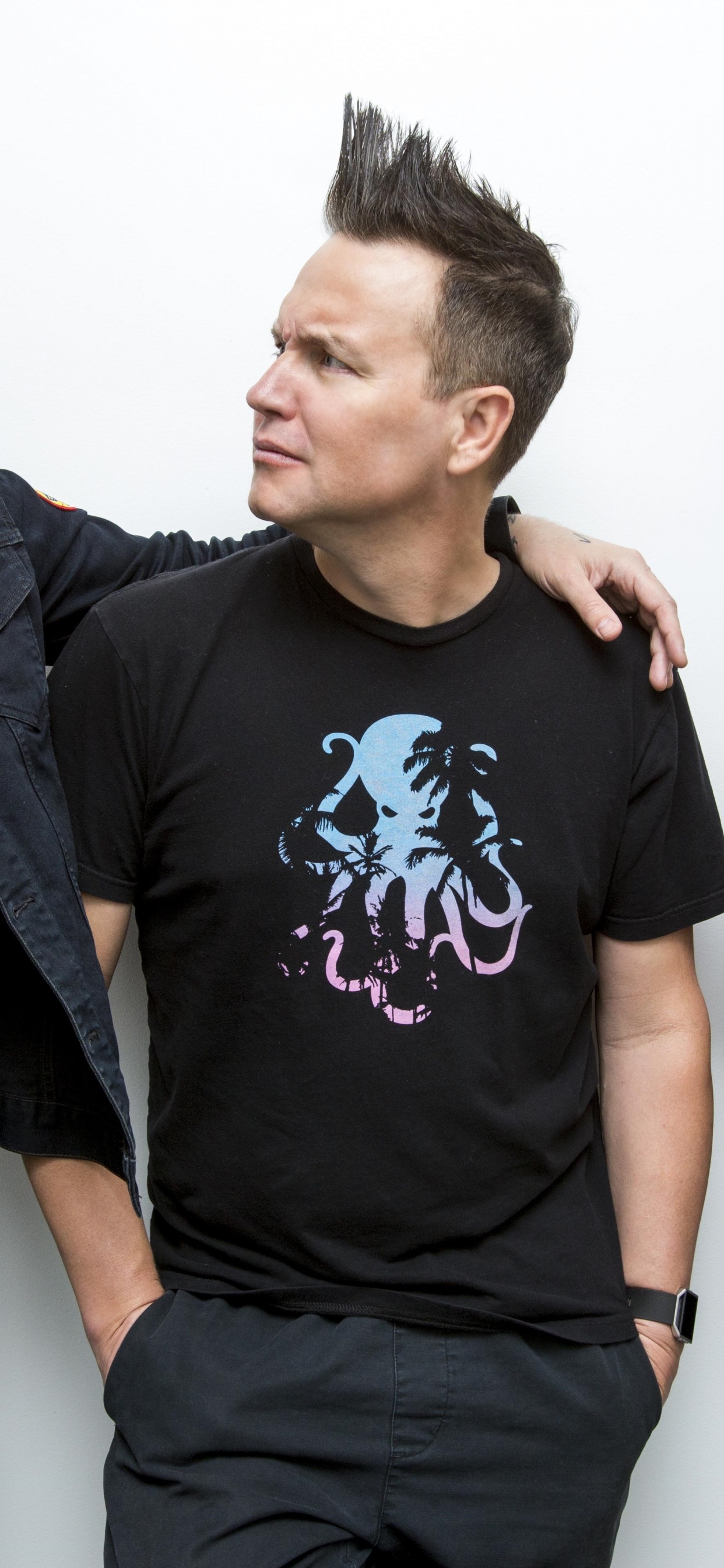 Обои Мэтт Скиба, Тревис Баркер, Блинк-182, поп-панк, панк-рок в разрешении 1242x2688