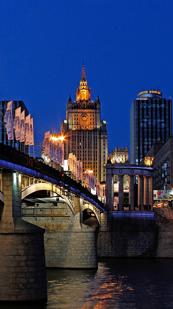 Обои Москва, мост, город, ночь, ориентир в разрешении 720x1280