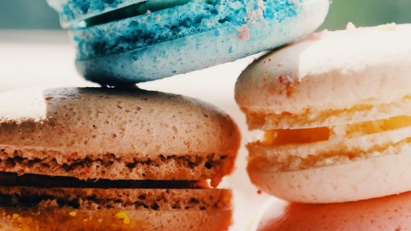 Обои миндальное печенье, Париж, макарон, сладость, шоколад в разрешении 1366x768