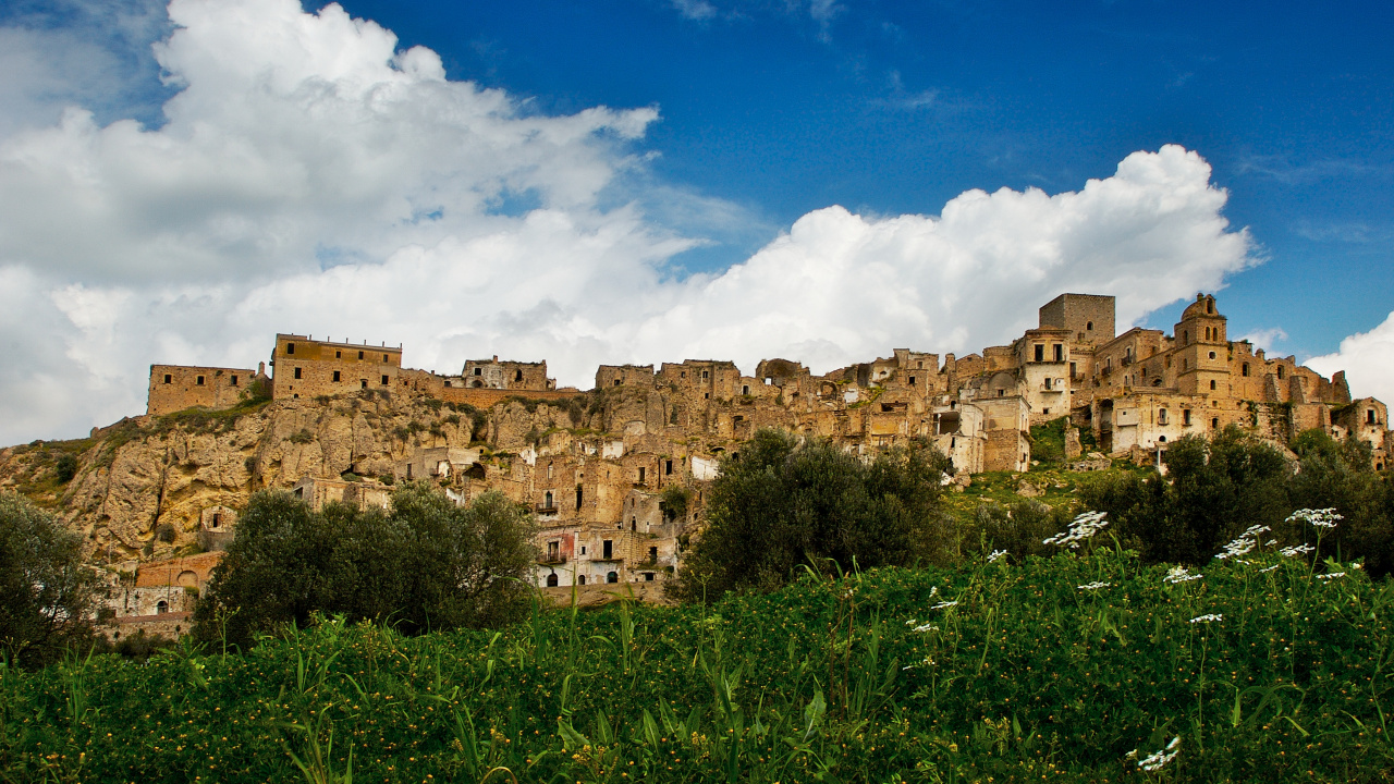 Обои Крако Италия, Крако, город-призрак, Залив Таранто, облако в разрешении 1280x720