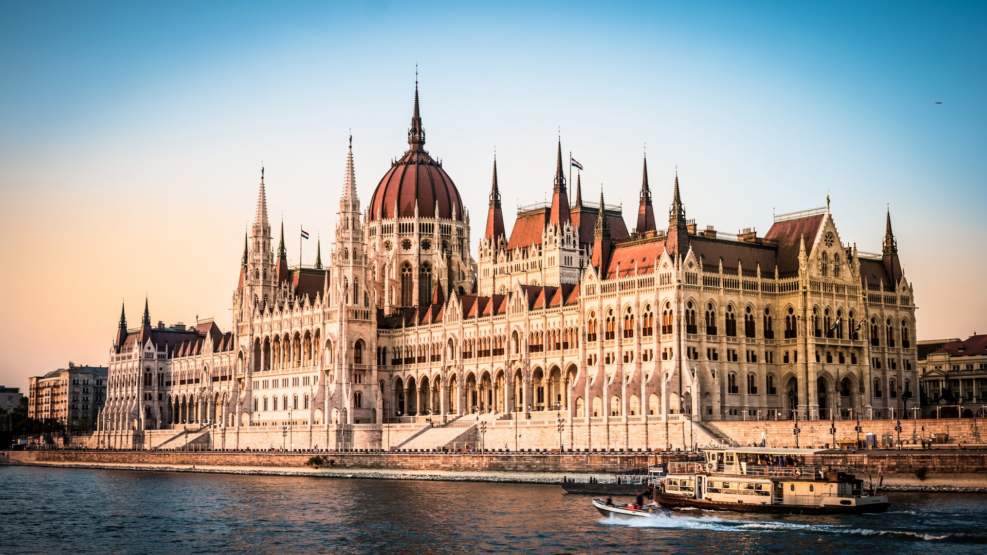 Обои Здание Венгерского Парламента, ориентир, отражение, город, здание в разрешении 1920x1080